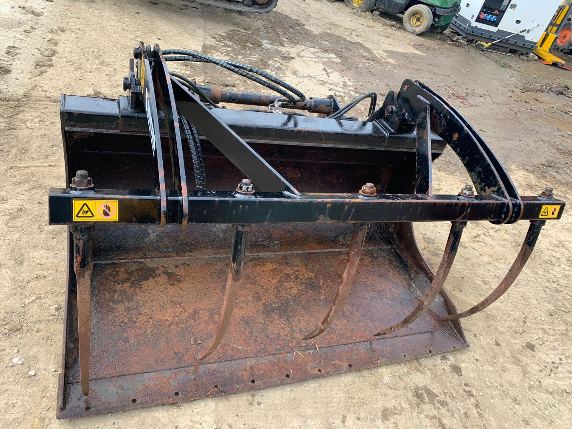 WHITES 1930MM GRAPPLE BUCKET AG SPEC (TO FIT BOBCAT), YEAR 2012, MODEL T2250 *PLUS VAT* - Image 6 of 11
