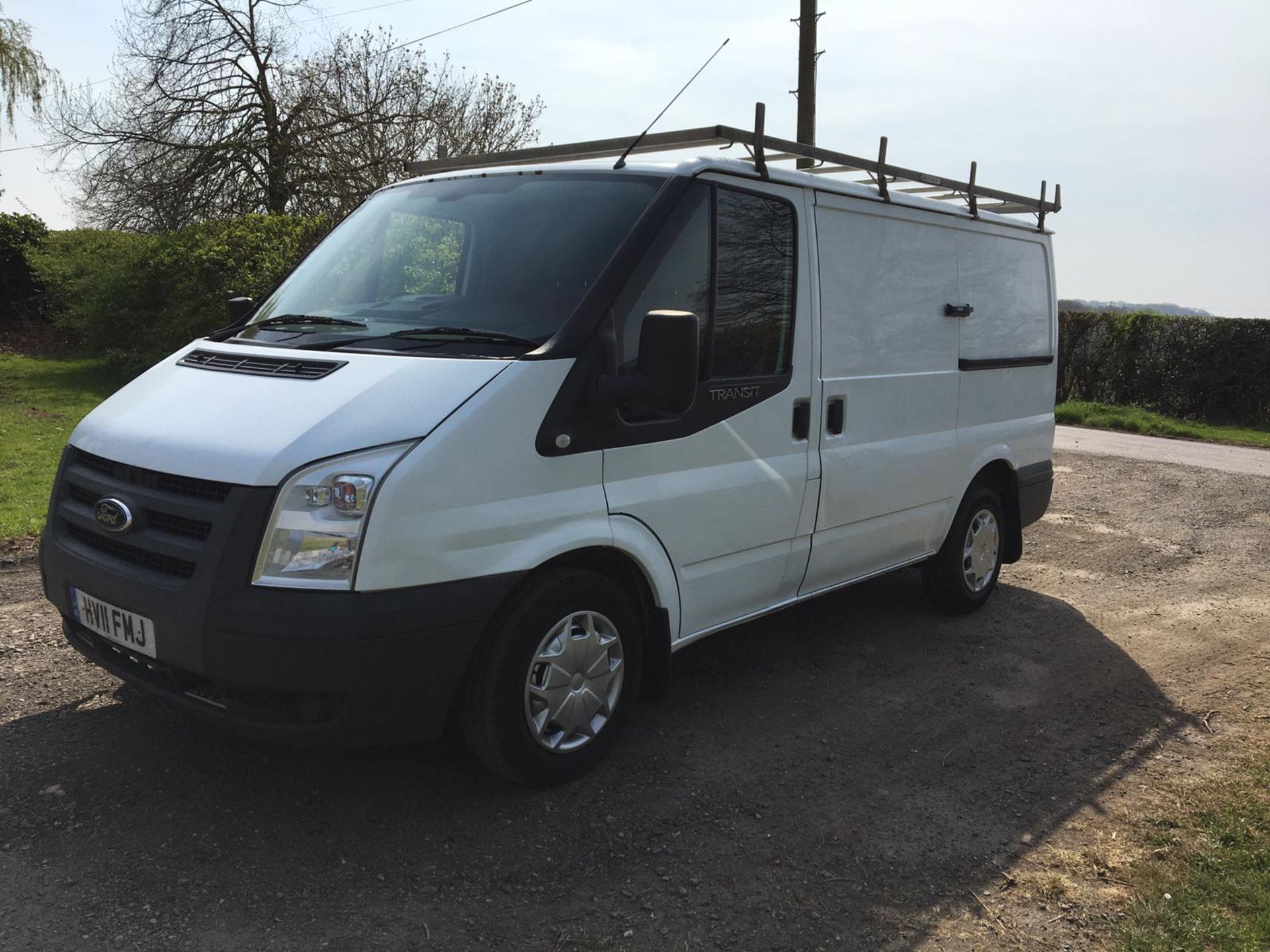 2011/11 REG FORD TRANSIT 85 T280M FWD 2.2 DIESEL WHITE PANEL VAN, SHOWING 2 FORMER KEEPERS - Image 3 of 16