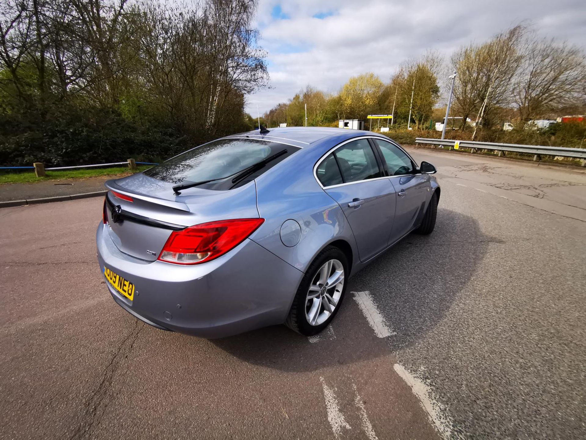 2009/09 REG VAUXHALL INSIGNIA EXCLUSIVE 160CDTI 2.0 DIESEL SILVER 5 DOOR HATCHBACK *NO VAT* - Image 4 of 15