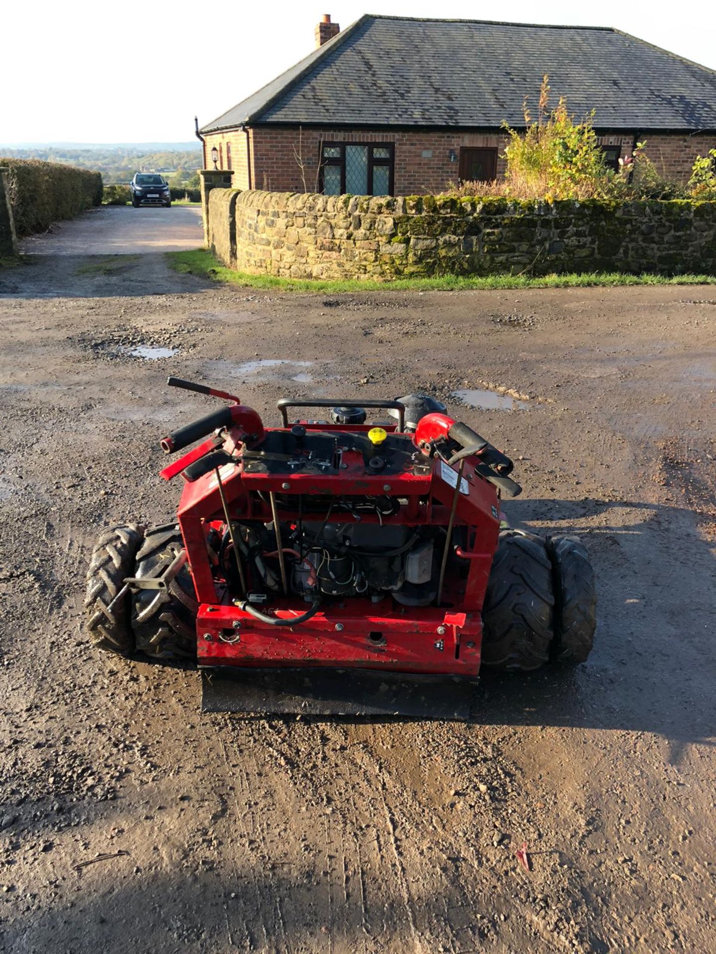 FERRIS COMFORT CONTROL DD TWIN WHEEL WALK BEHIND MOWER, RUNS, WORKS AND CUTS *PLUS VAT* - Image 2 of 6