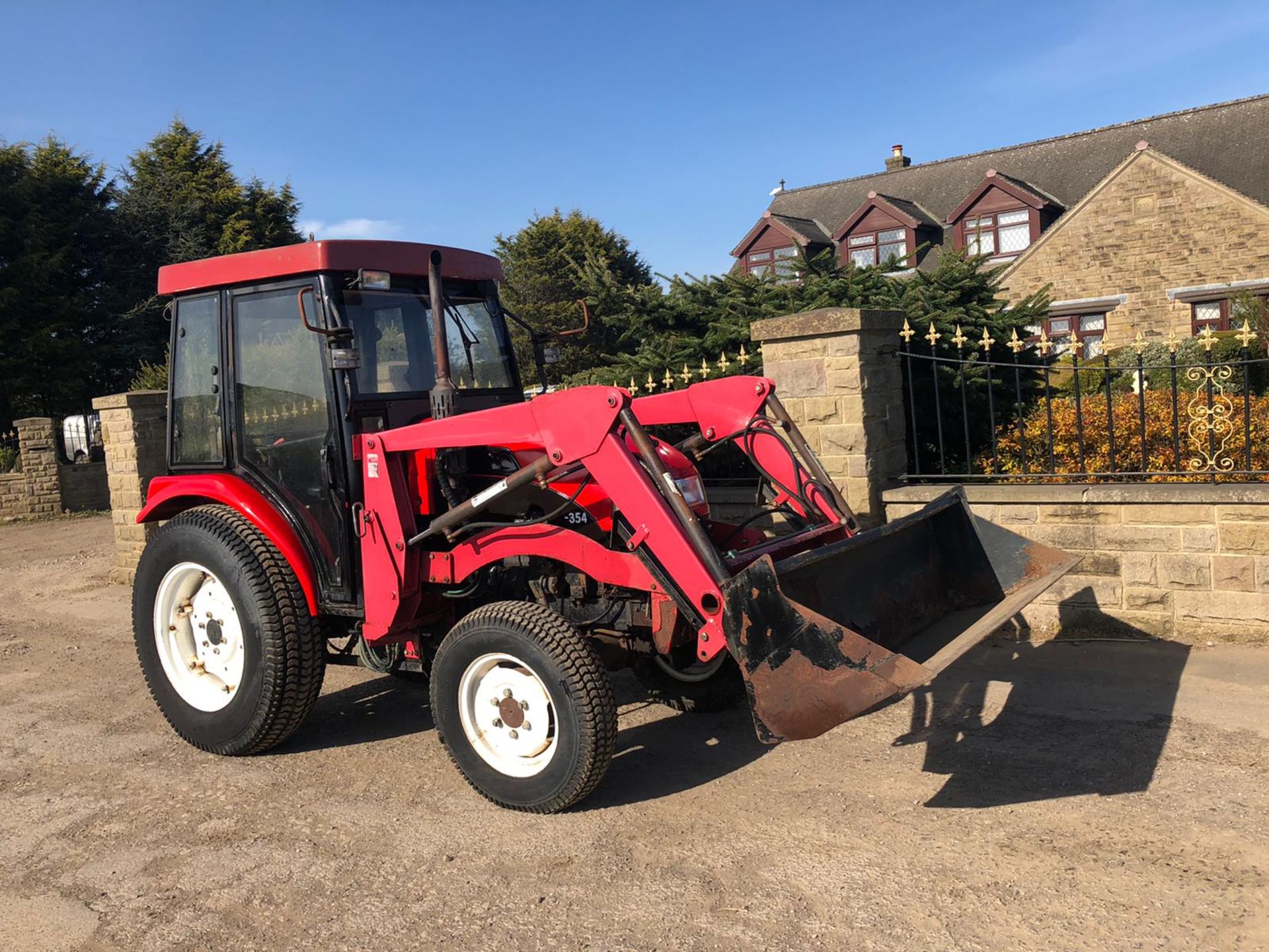 SIROMER 354 TRACTOR WITH LOADER, SHOWING 253 HOURS, 4 WHEEL DRIVE, RUNS, WORKS AND LIFTS *PLUS VAT*