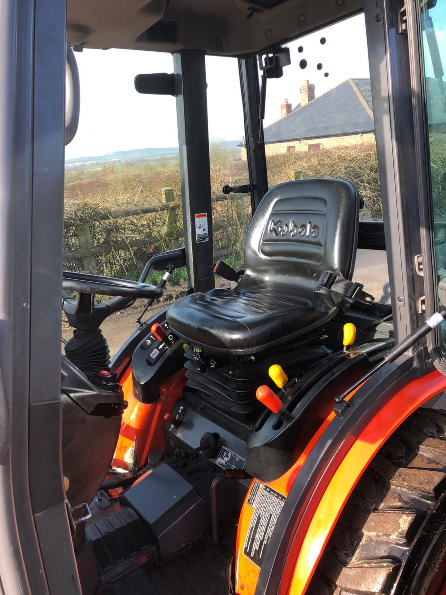 KUBOTA B2230 COMPACT TRACTOR, MODEL B2230, FULL GLASS CAB, 3 POINT LINKAGE, REAR PTO, 4 WHEEL DRIVE - Image 3 of 4