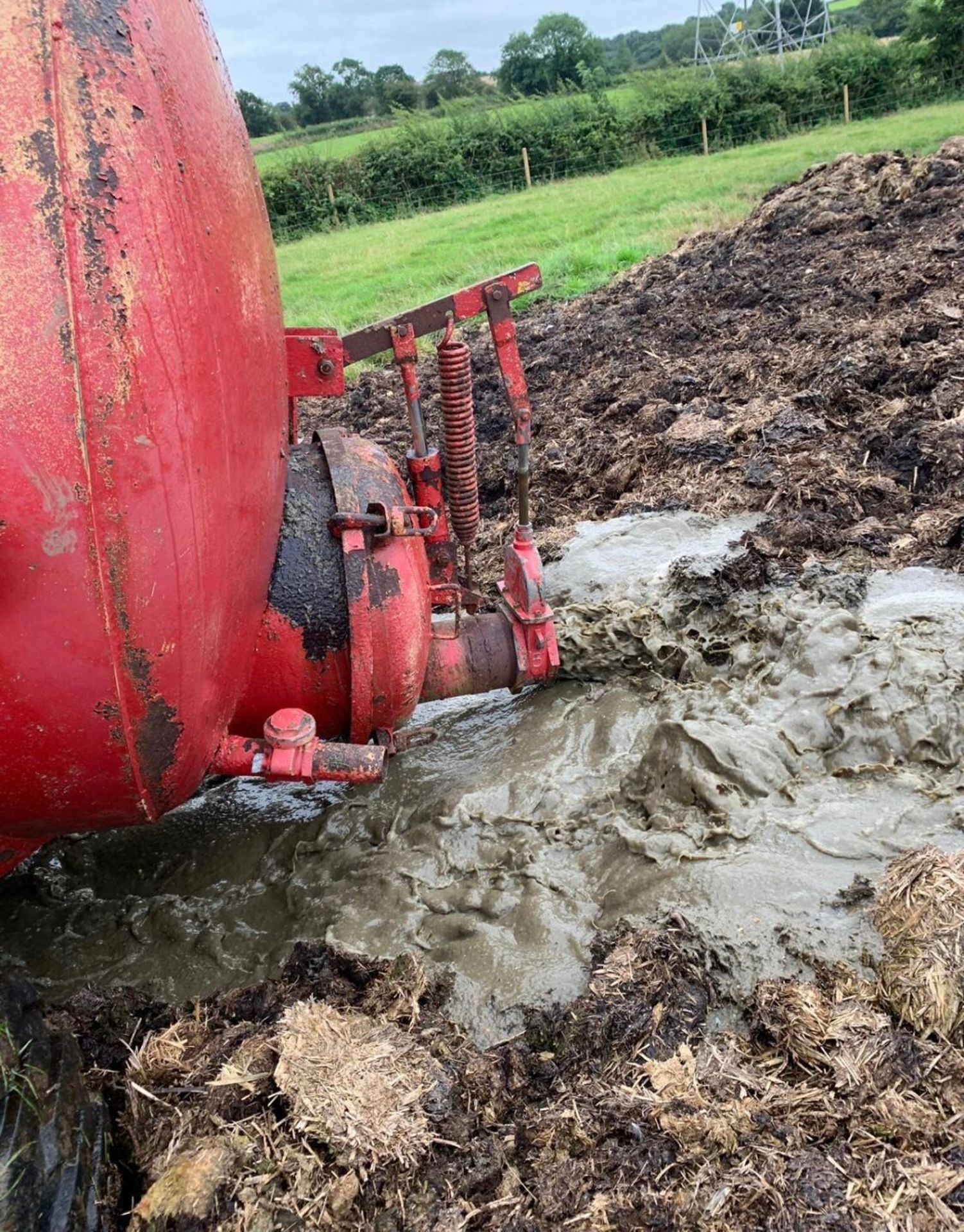 VACUUM TANKER SLURRY TANKER, WORKS WELL, COMES WITH PIPE *NO VAT* - Image 5 of 9