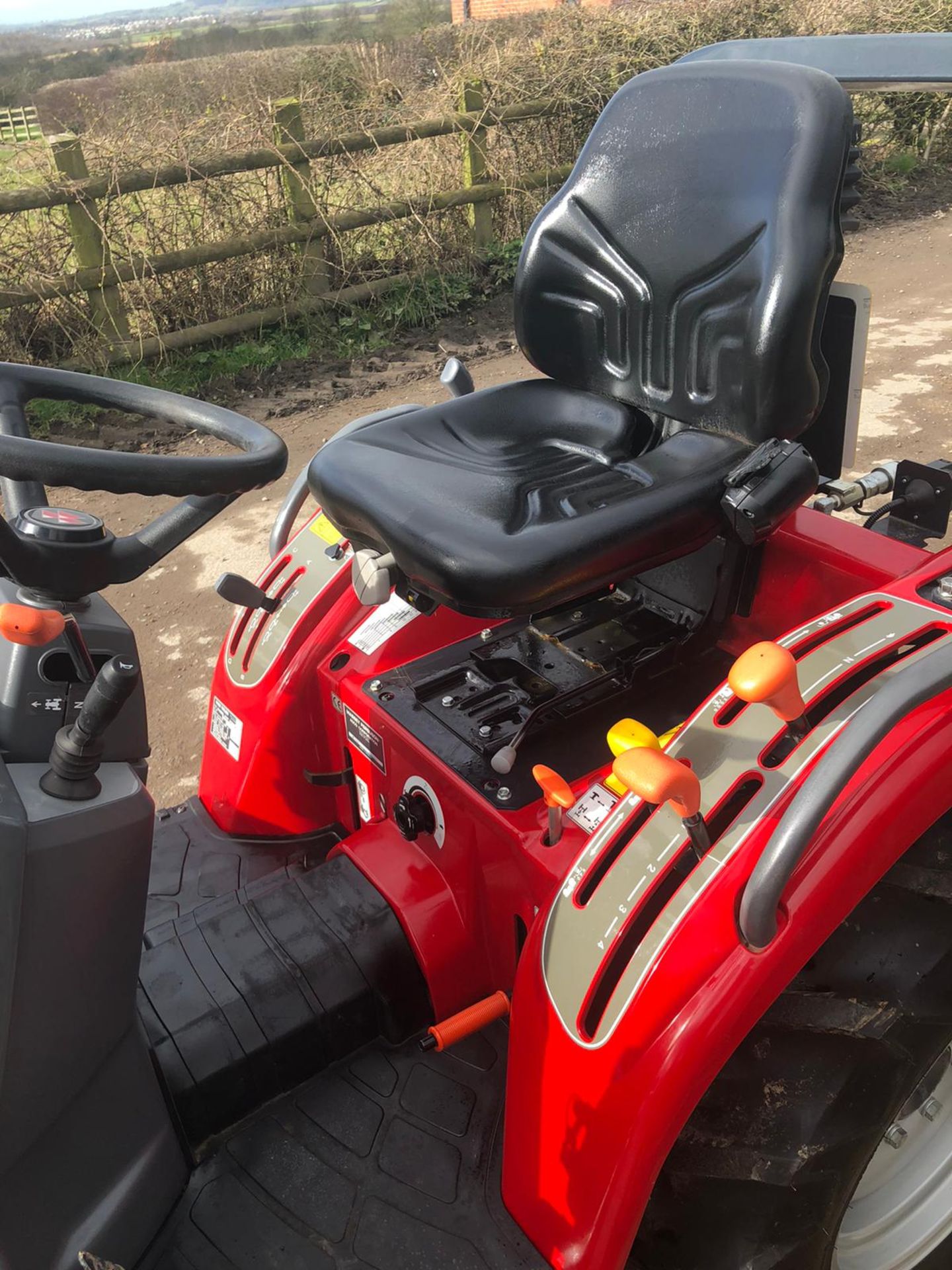 EX DEMO CONDITION 69 REG MASSEY FERGUSON 1520 COMPACT TRACTOR, 4 WHEEL DRIVE *PLUS VAT* - Image 8 of 10