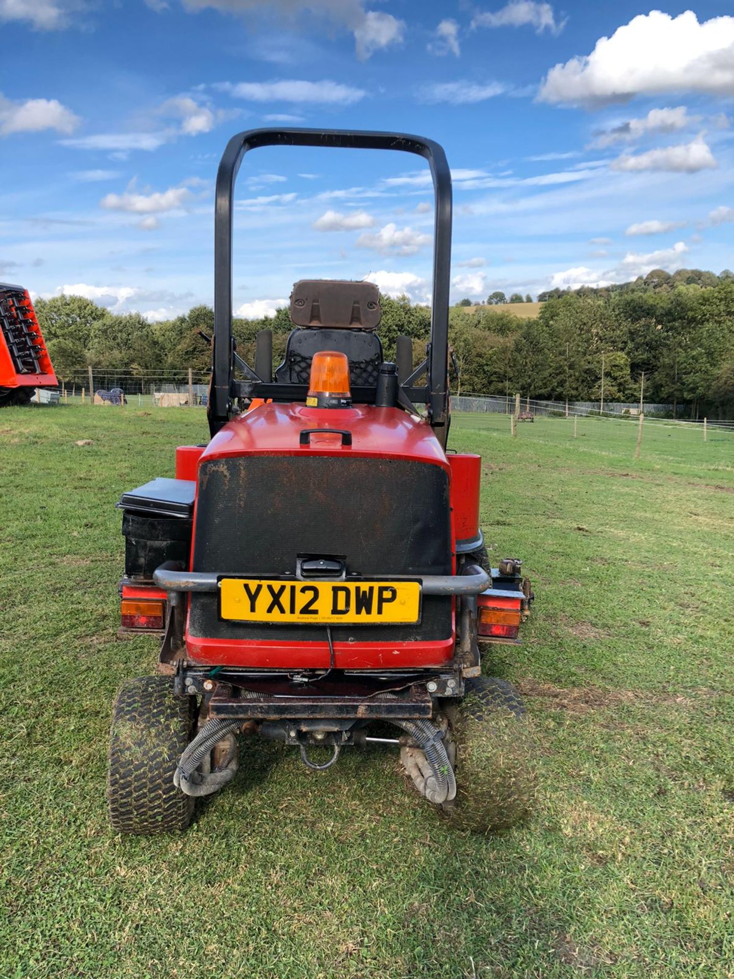 2012/12 REG TORO LT3240 RIDE ON DIESEL LAWNMOWER, 4 WHEEL DRIVE, RUNS, WORKS AND CUTS *PLUS VAT* - Image 6 of 6