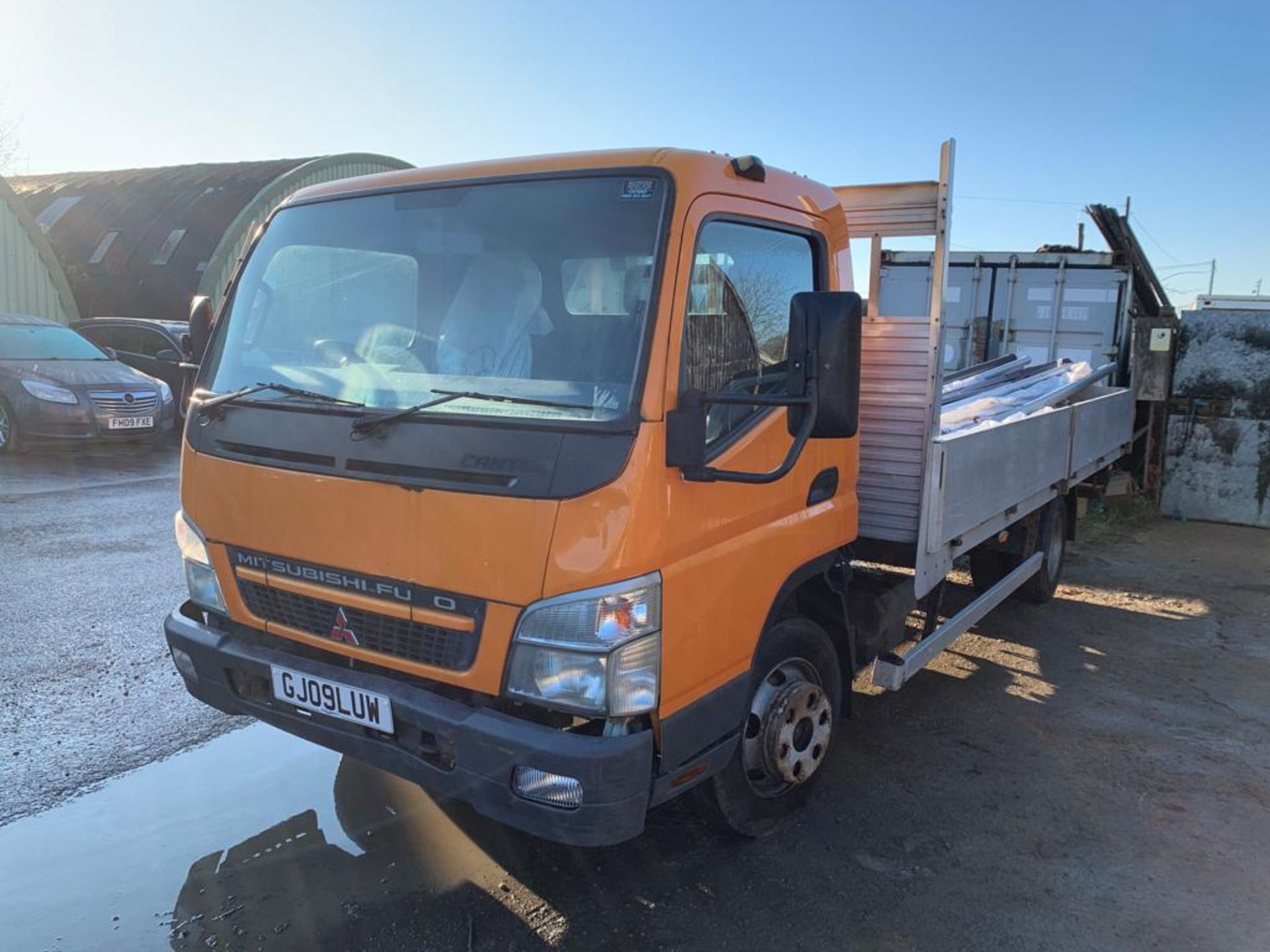 2009 REG MITSUBISHI FUSO CANTER 7C15 3.0 DIESEL ORANGE DROPSIDE LORRY, SHOWING 2 FORMER KEEPERS - Image 2 of 11