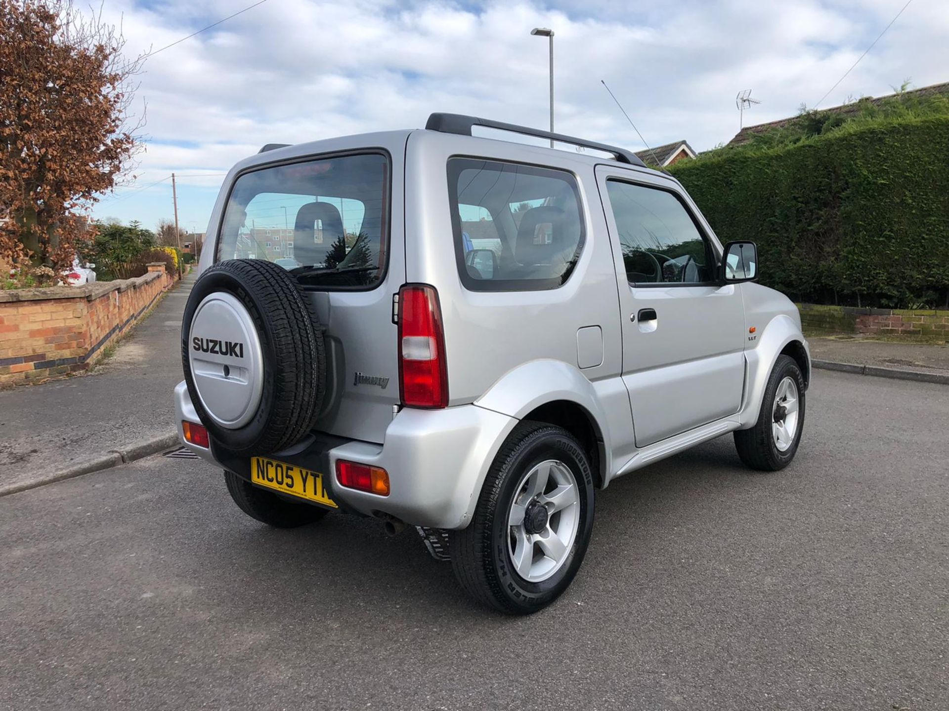 2005/05 REG SUZUKI JIMNY VVTS 1.3L PETROL SILVER, SHOWING 4 FORMER KEEPERS *NO VAT* - Image 6 of 9