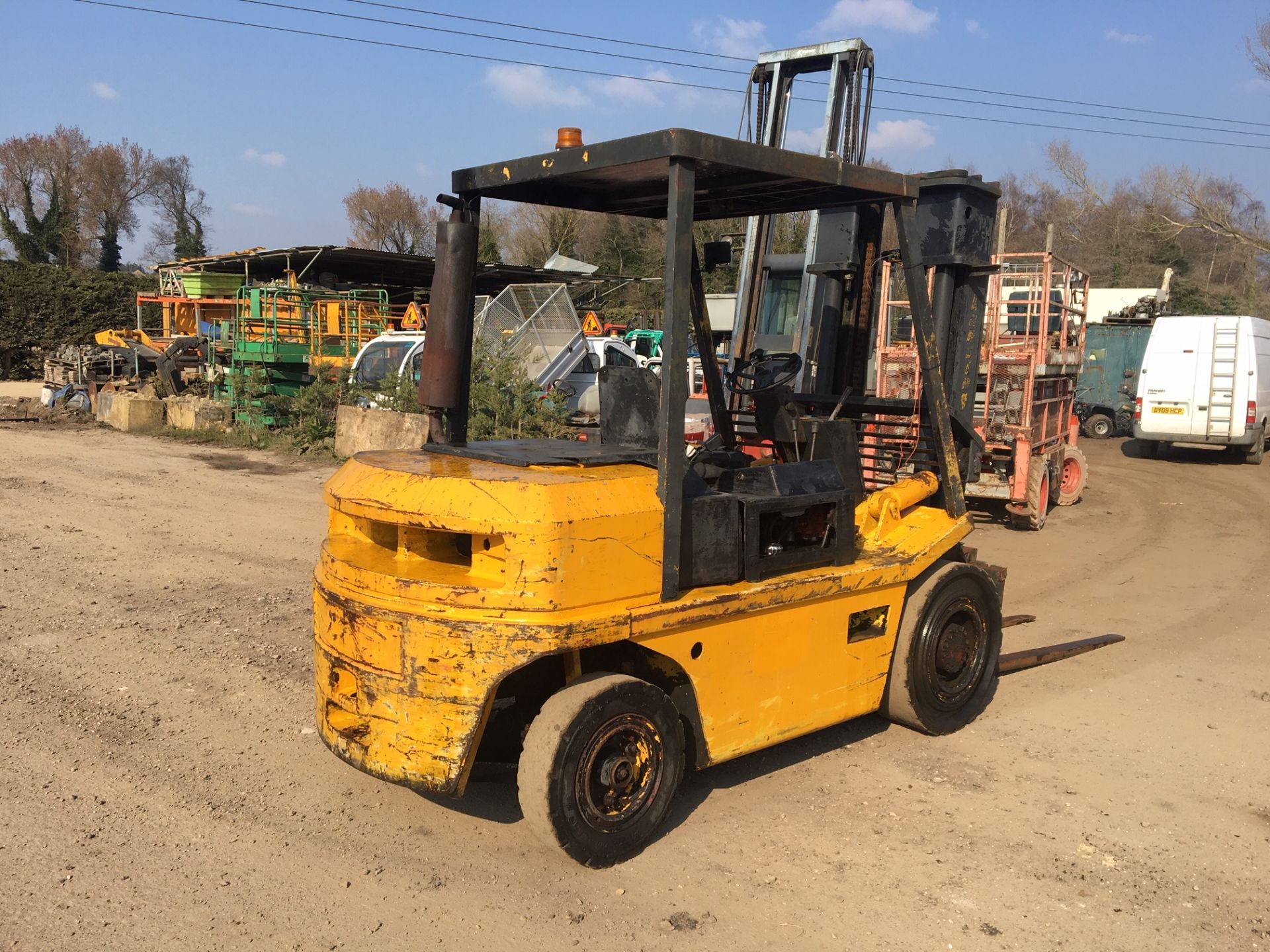 LANCING 5 TON DIESEL FORKLIFT, PERKINS 4 CYLINDER ENGINE, NEW BATTERY AND GLOW PLUG JUST FITTED - Image 2 of 6