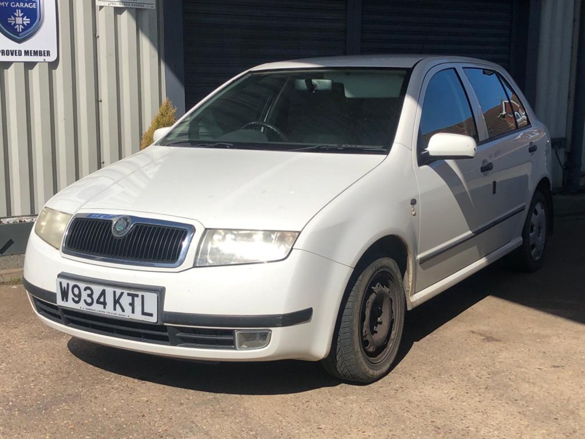 2000/W REG SKODA FABIA COMFORT 16V 1.4 PETROL 5DR HATCHBACK, SHOWING 1 FORMER KEEPER *NO VAT* - Image 3 of 10