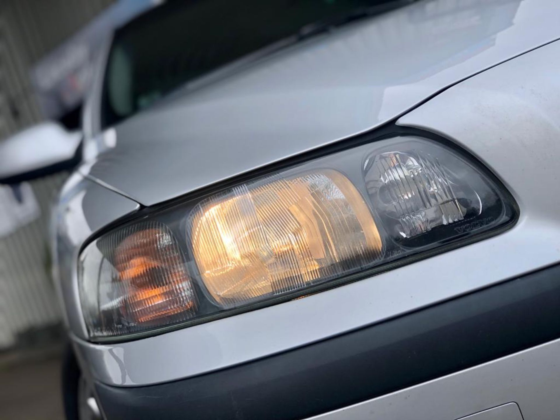 2002/52 REG VOLVO S60 T S 2.0 PETROL SILVER 4 DOOR SALOON, 60k miles ! SHOWING 2 FORMER KEEPERs - Image 9 of 14