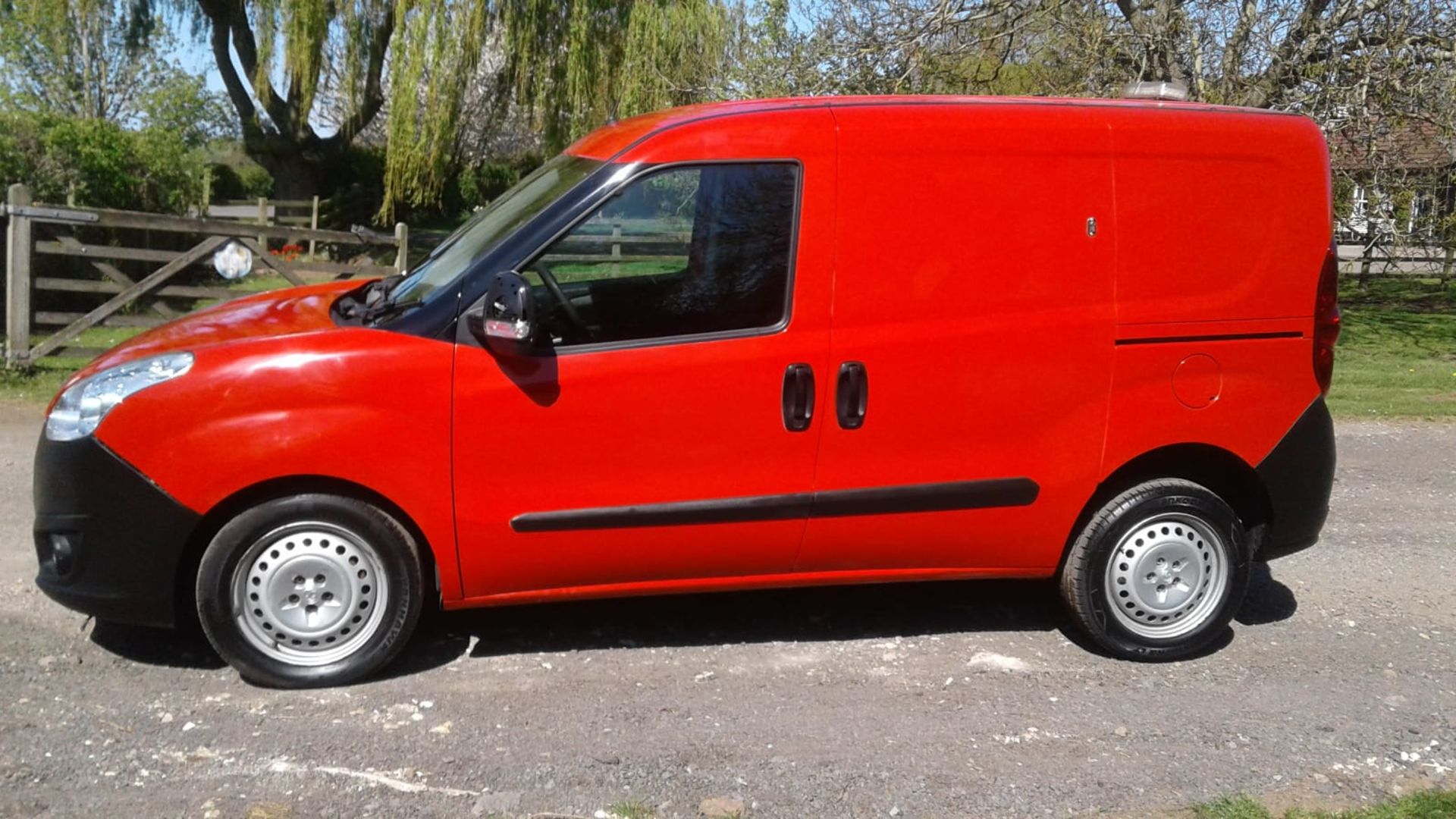 2014/64 REG VAUXHALL COMBO 2300 L1H1 CDTI SS ECO-FLEX 1.25 DIESEL RED PANEL VAN *NO VAT* - Image 2 of 7