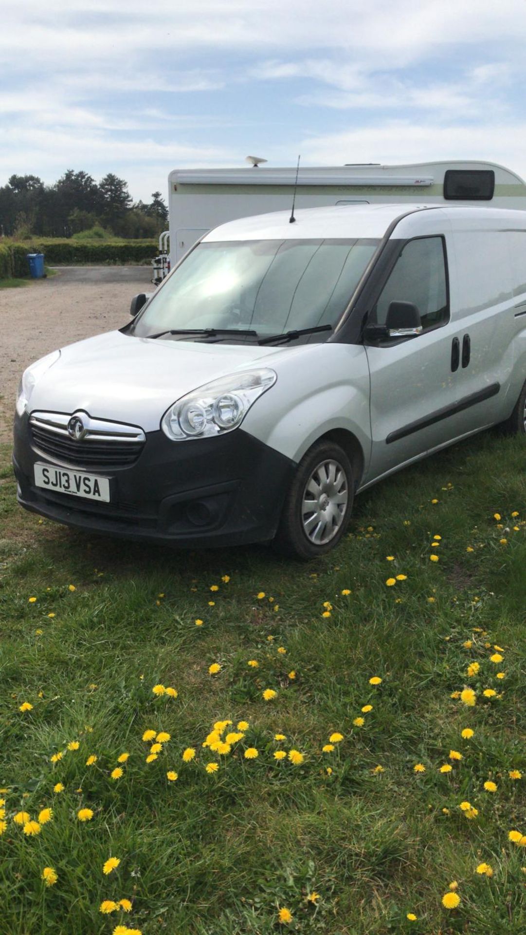 2013/13 REG VAUXHALL COMBO 2300 L2H1 CDTI 1.25 DIESEL SILVER PANEL VAN *NO VAT* - Image 3 of 12