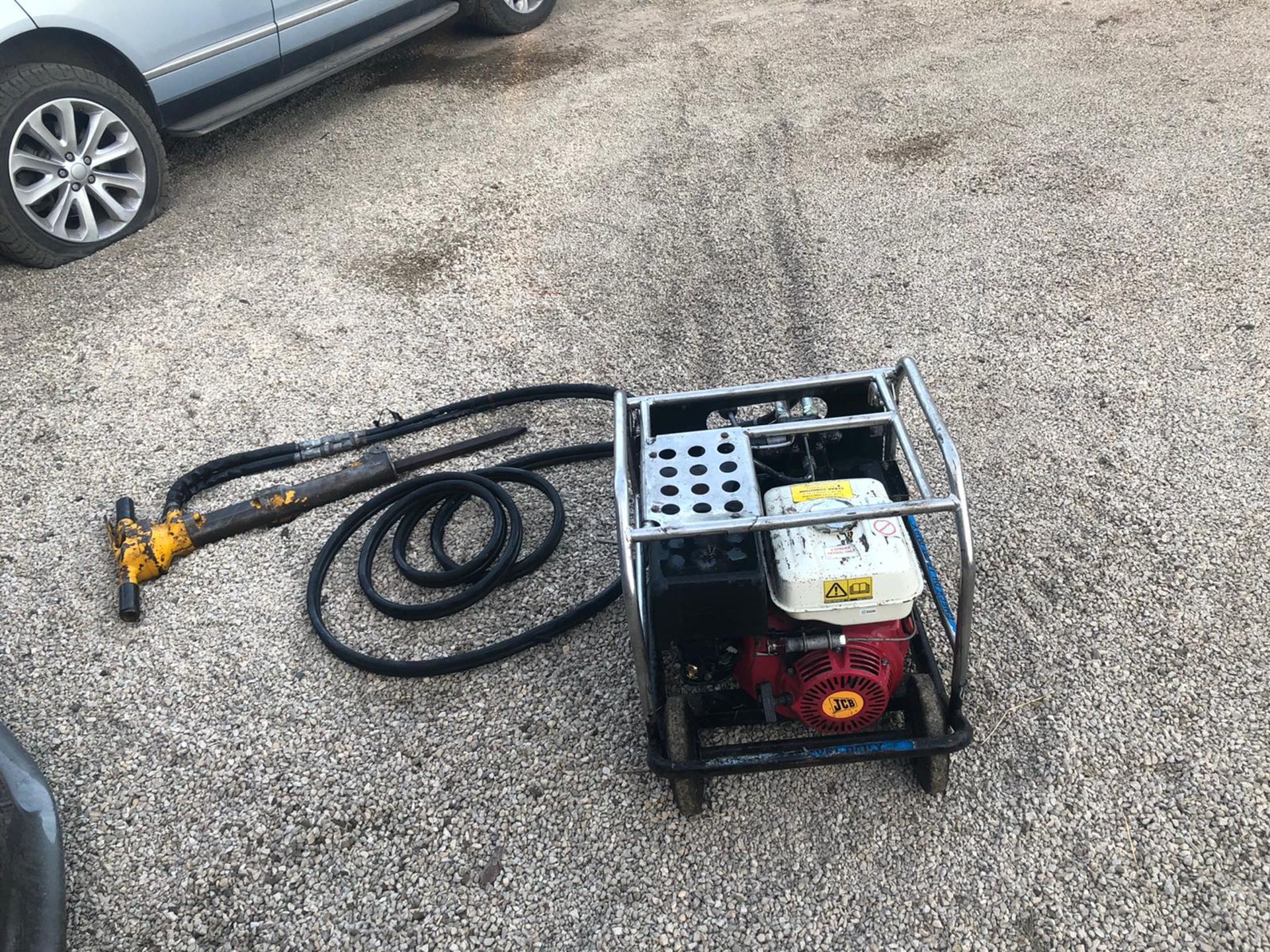 JCB POWER PACK WITH BREAKER, RUNS AND WORKS WELL *NO VAT* - Image 5 of 5