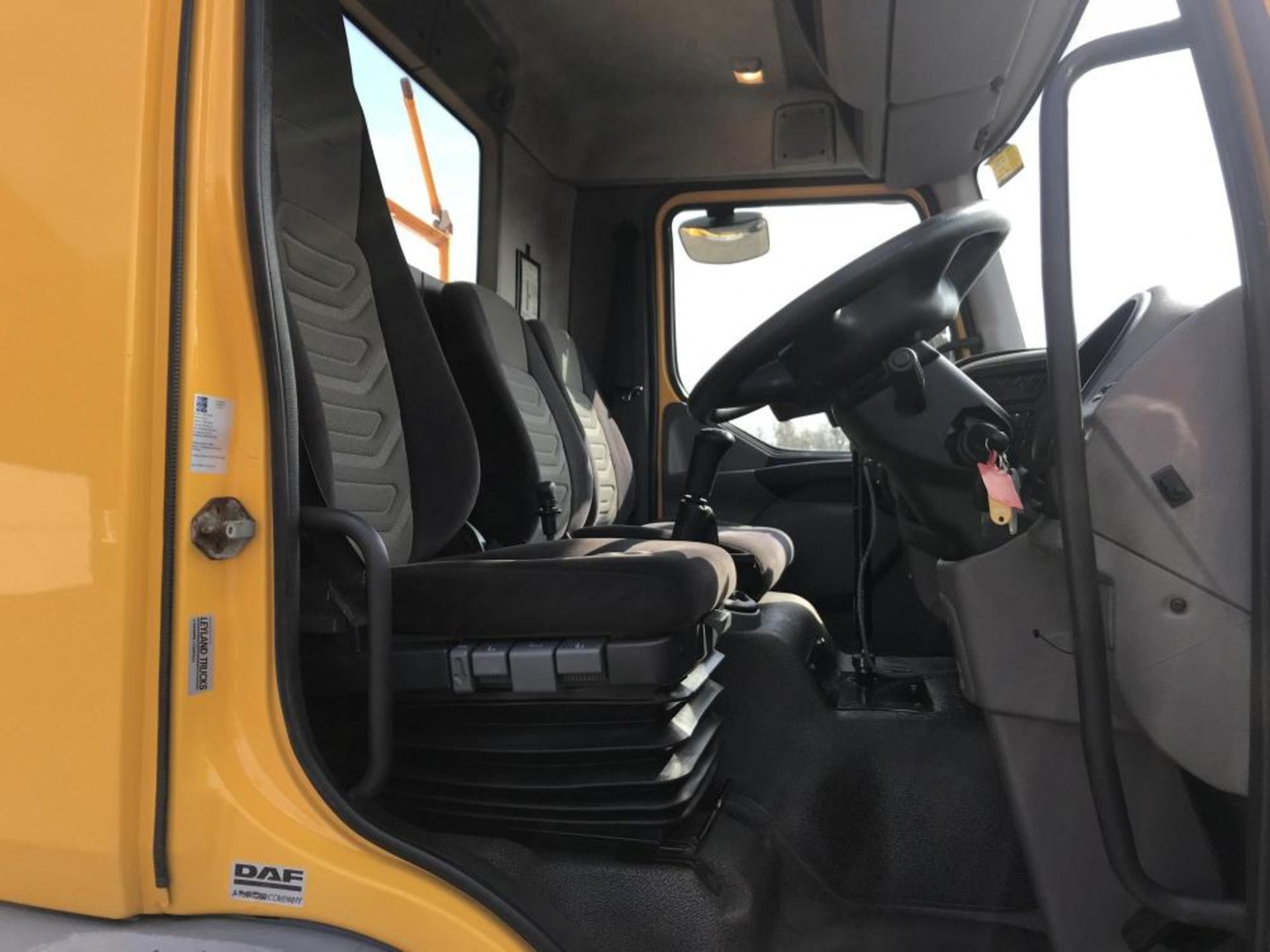 2010/60 REG DAF TRUCKS LF FA 55.220 18 TON GRITTER EX COUNCIL ECON BODY SPREADER MANUAL GEARBOX - Image 8 of 14