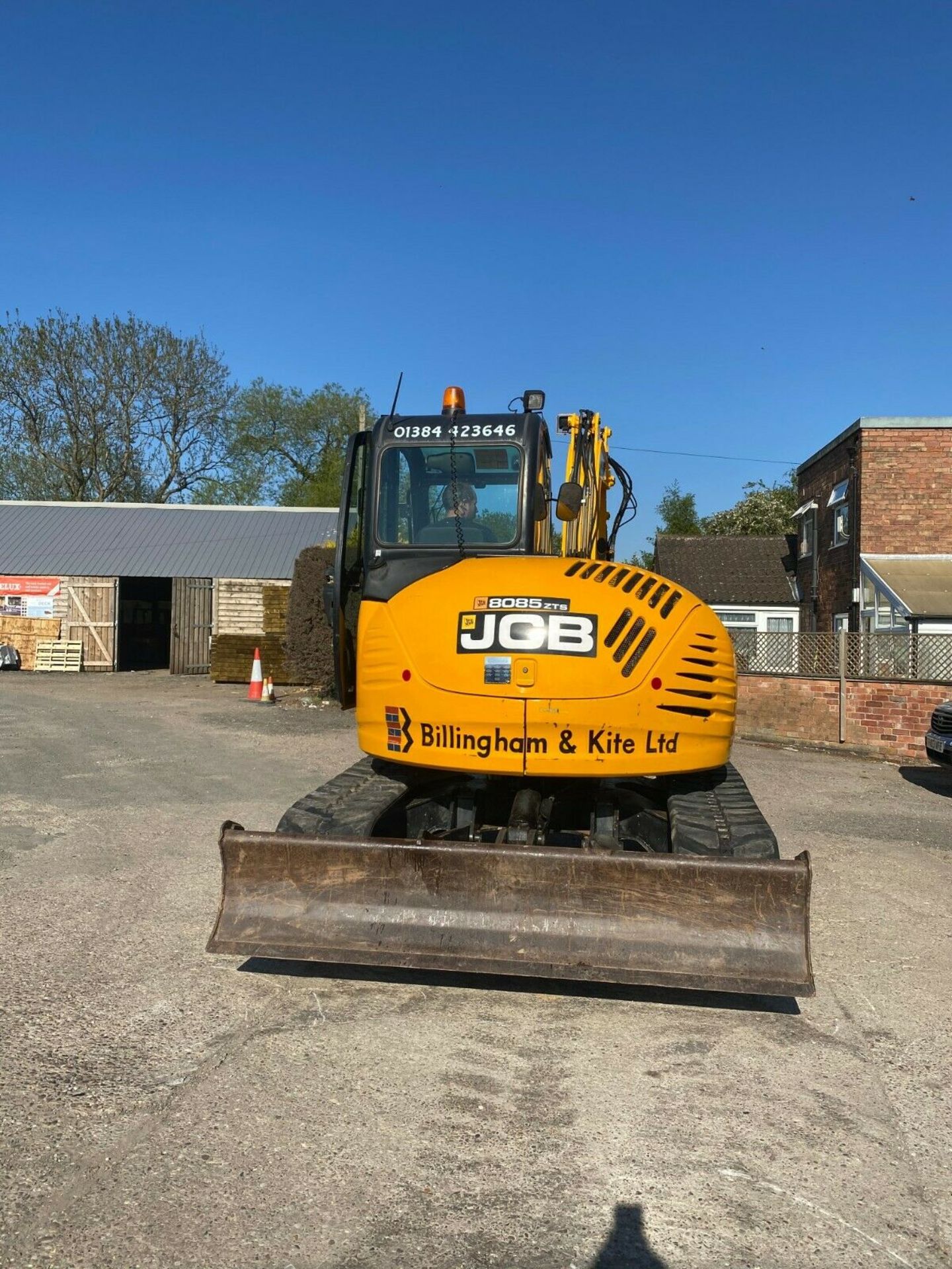 JCB 8085 ZTS EXCAVATOR DIGGER, YEAR 2010, ONLY 2824 HOURS, COMPLETE WITH 4 X BUCKETS & QUICK HITCH - Image 4 of 12