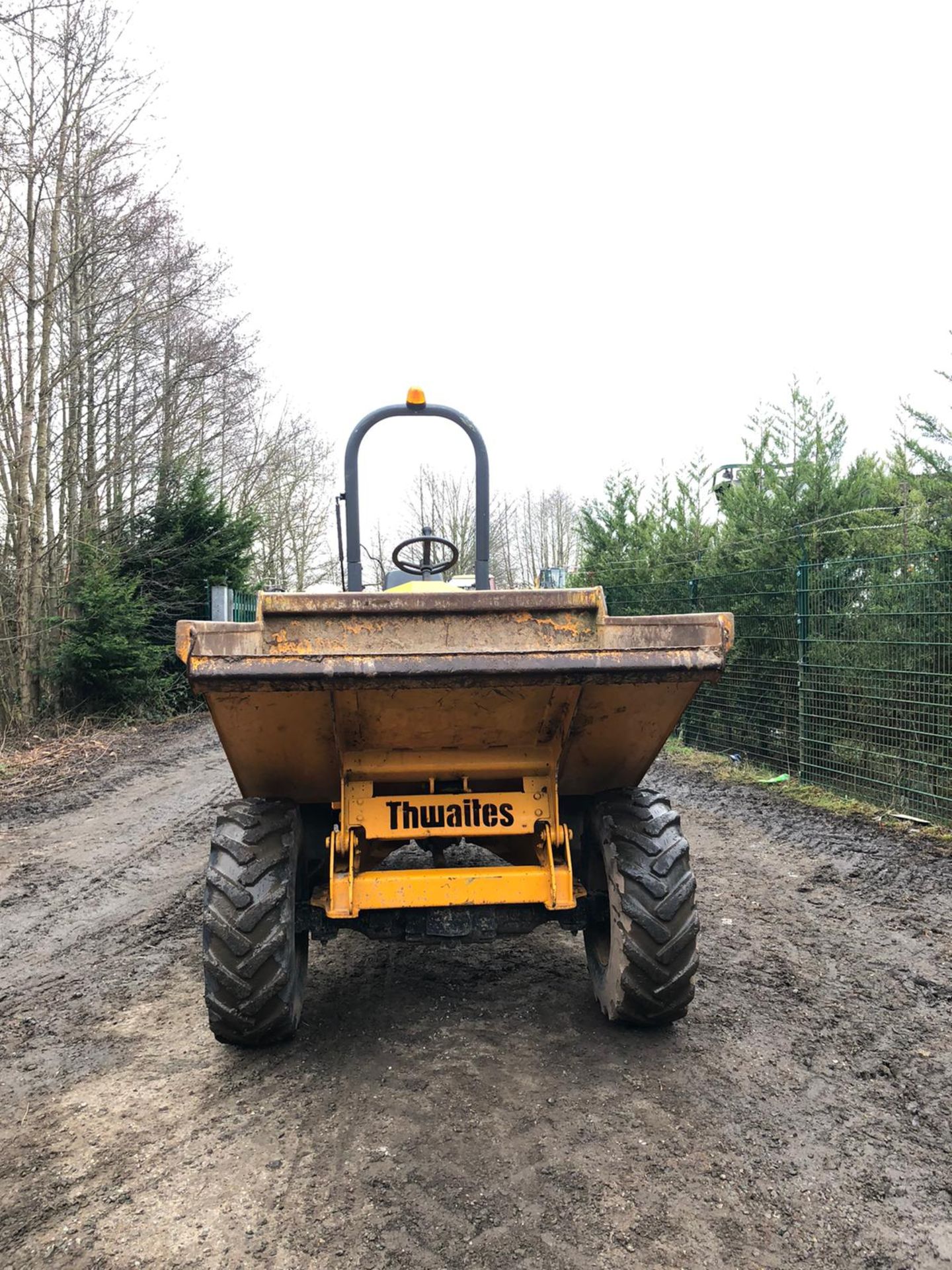 THWAITES 3 TON STRAIGHT SKIP DUMPER, YEAR 2007, LOW HOURS 1747, RUNS, WORKS, DOES WHAT IT SHOULD - Image 2 of 7