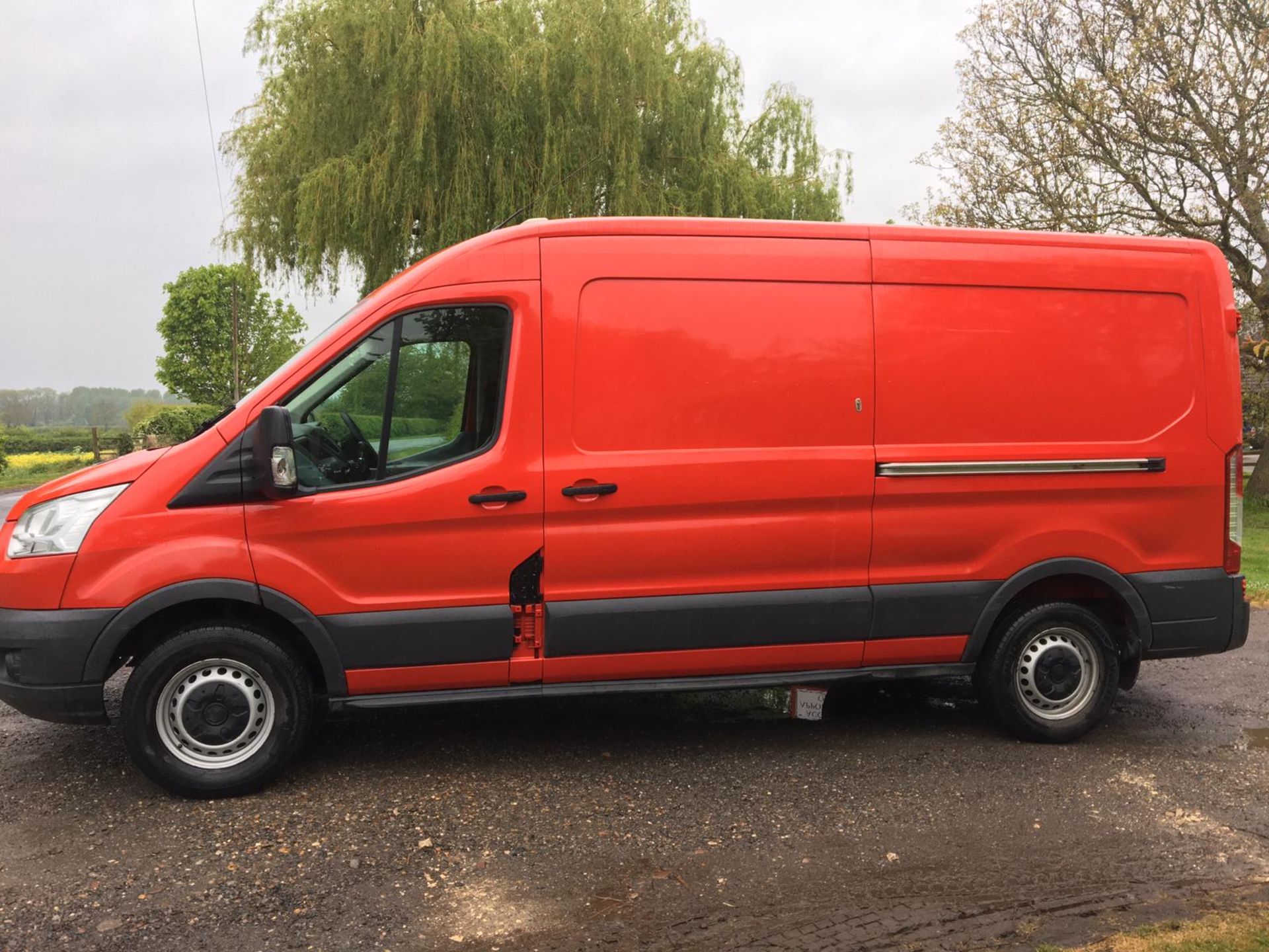 2014/64 REG FORD TRANSIT 350 SHR P/V 2.2 DIESEL 125 BHP RED PANEL VAN, SHOWING 0 FORMER KEEPERS - Image 7 of 19