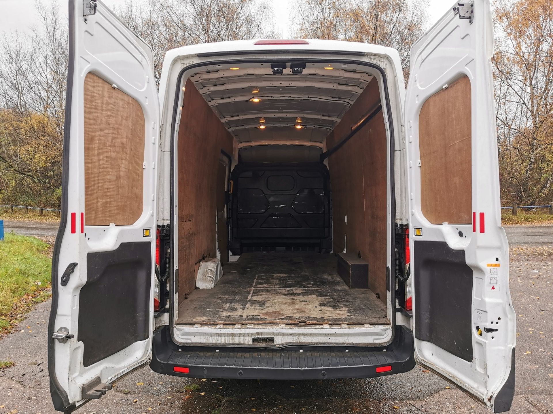 2016/16 REG FORD TRANSIT 350 L4 JUMBO TREND 2.2 DIESEL WHITE PANEL VAN, SHOWING ONE OWNER *NO VAT* - Image 7 of 18