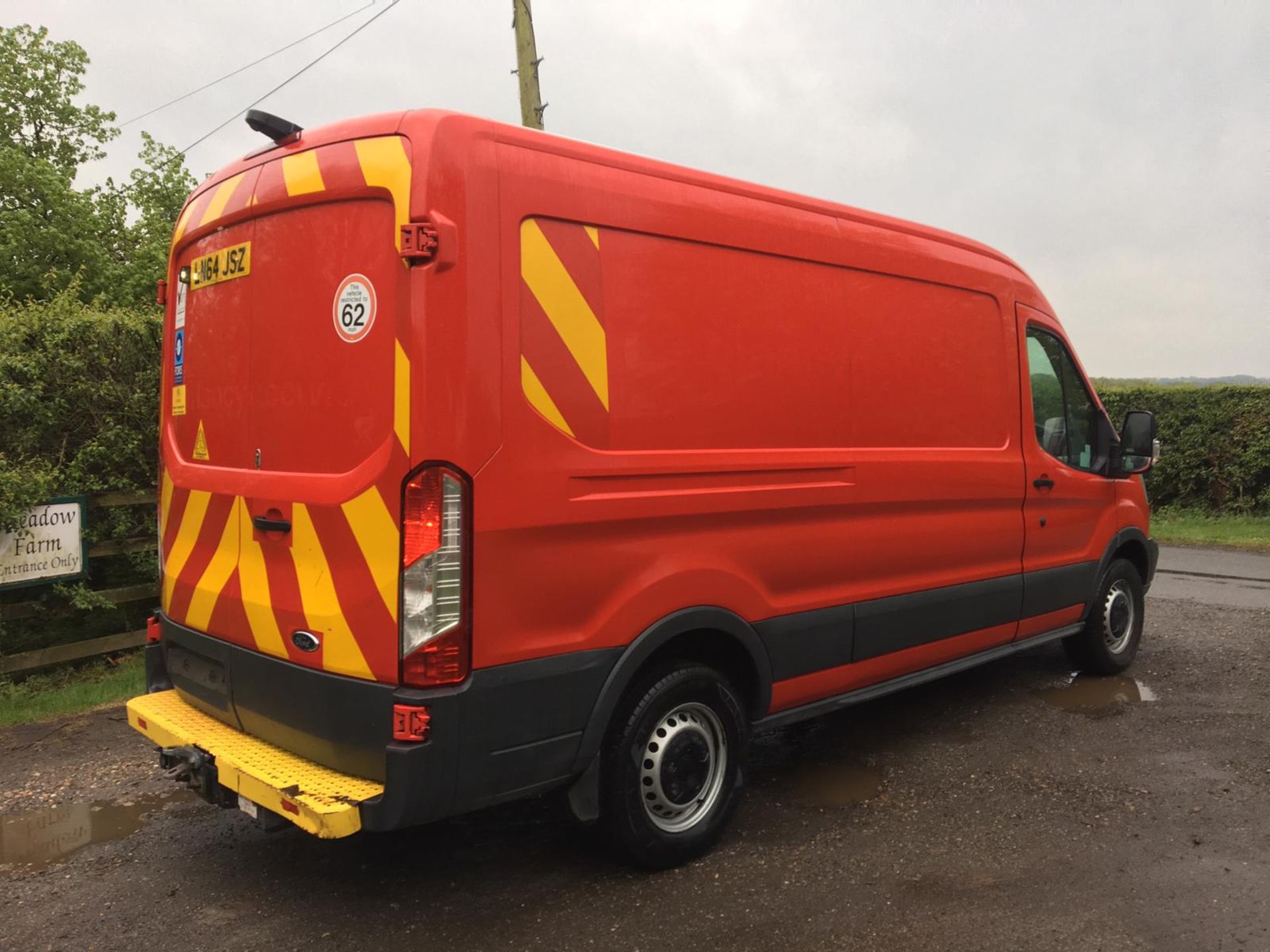 2014/64 REG FORD TRANSIT 350 SHR P/V 2.2 DIESEL 125 BHP RED PANEL VAN, SHOWING 0 FORMER KEEPERS - Image 11 of 19