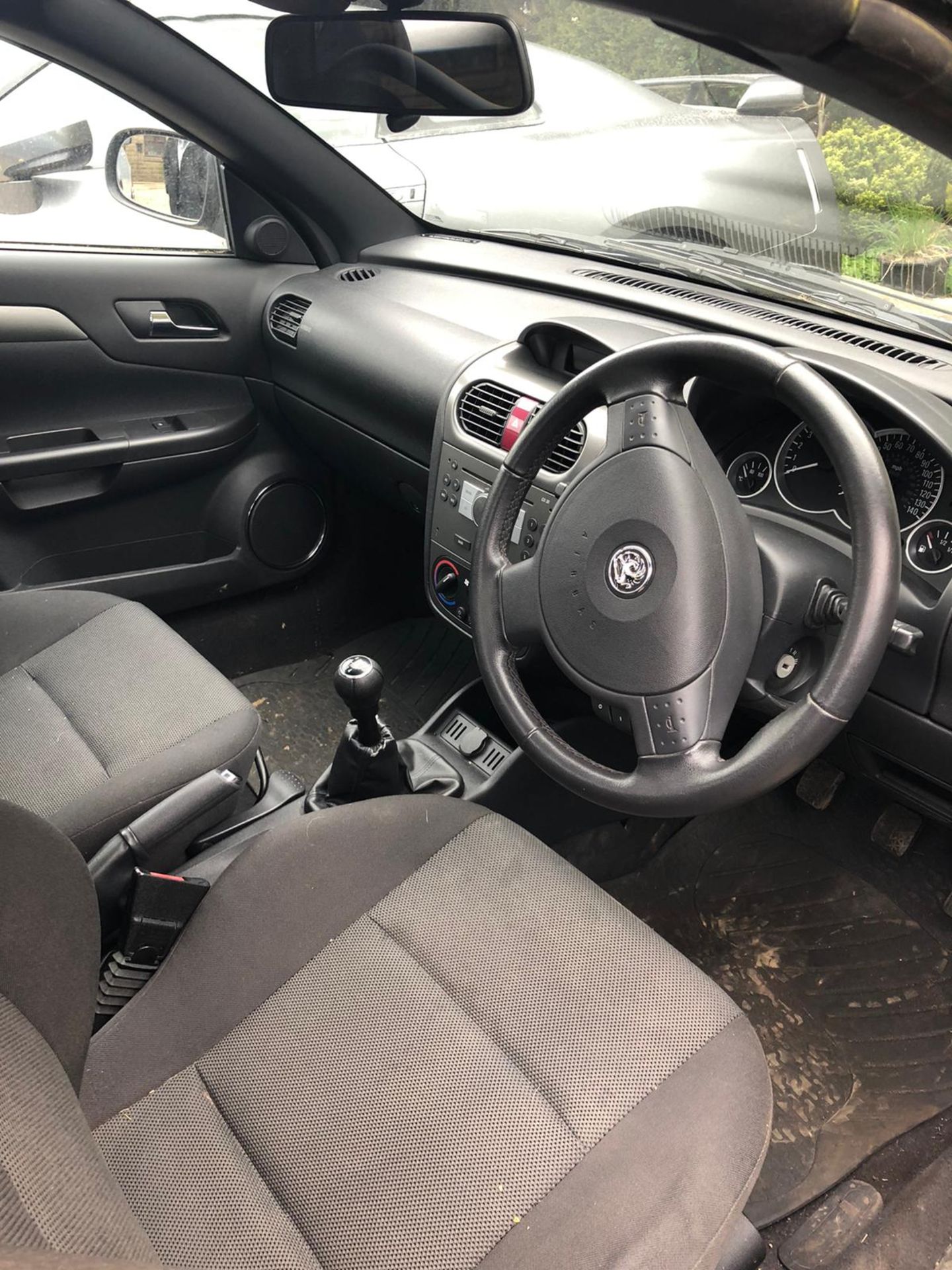 2006/06 REG VAUXHALL TIGRA HARD TOP 1.4I PETROL BLUE, SHOWING 1 FORMER KEEPER *NO VAT* - Image 6 of 7