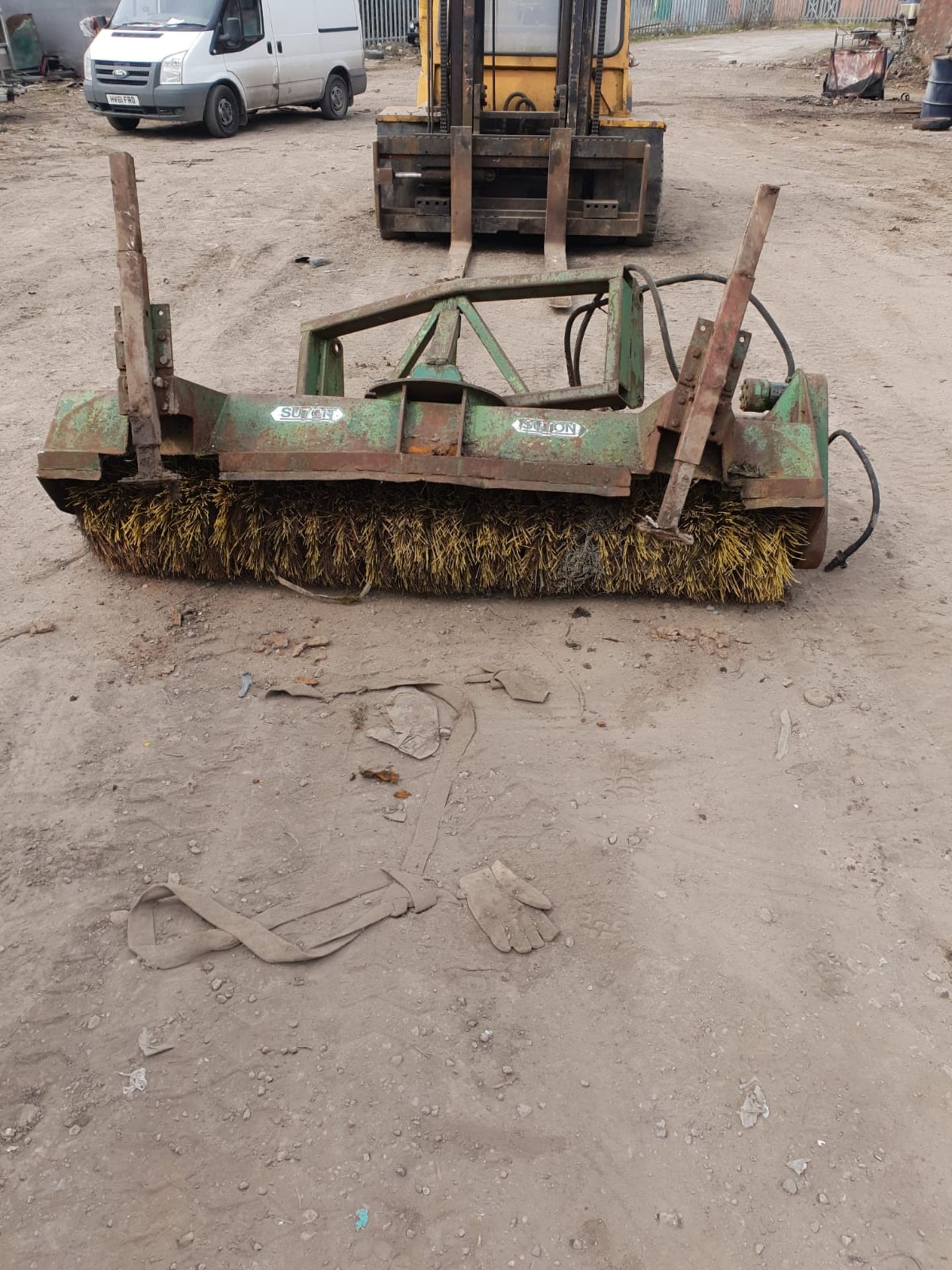 HYDRAULIC YARD SWEEPER *NO VAT* - Image 4 of 4