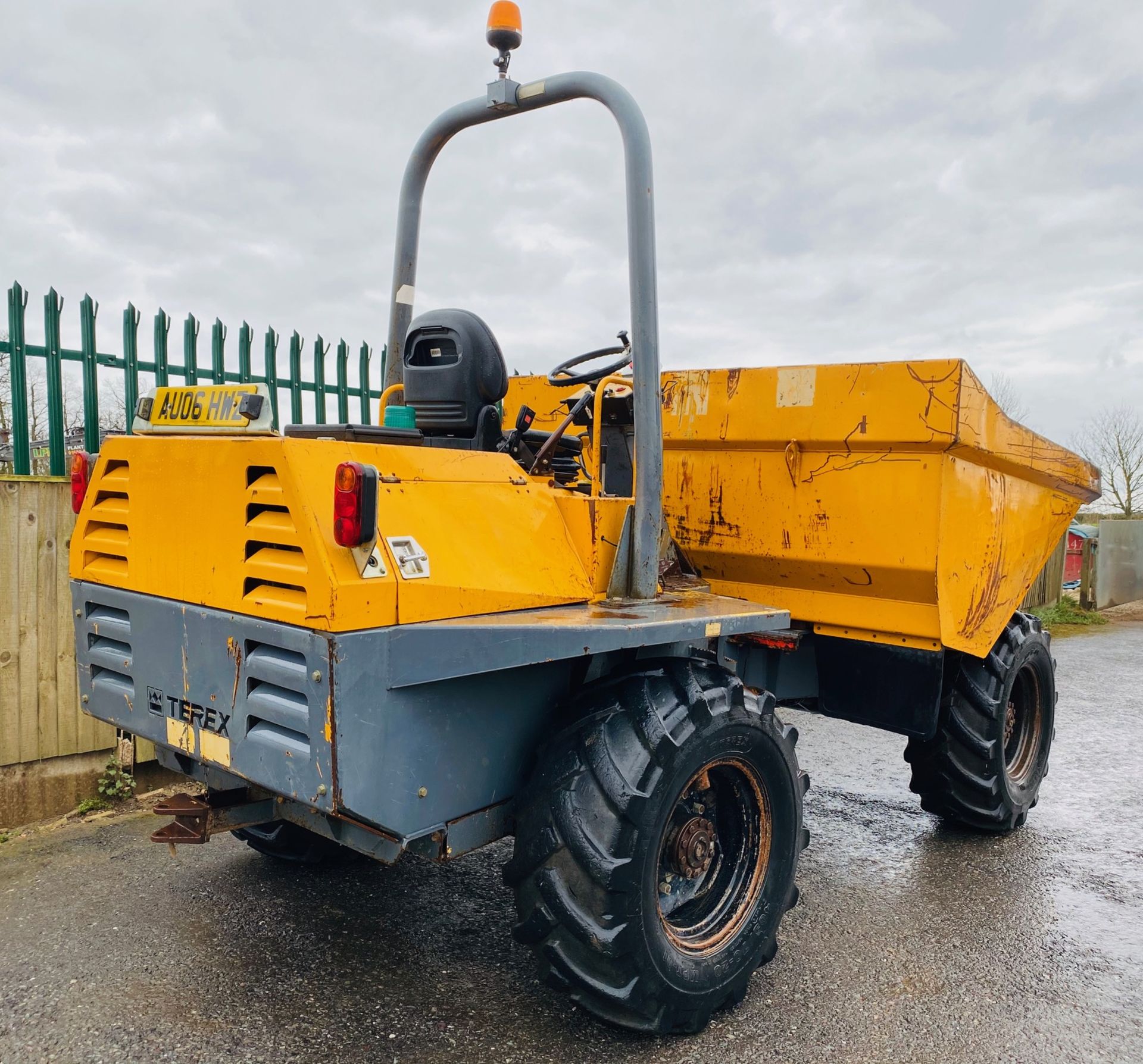 BENFORD 6005 CTR STRAIGHT TIP 6 TONNE DUMPER, YEAR 2006, 2759 HOURS, ROAD LIGHTS *PLUS VAT* - Image 5 of 12