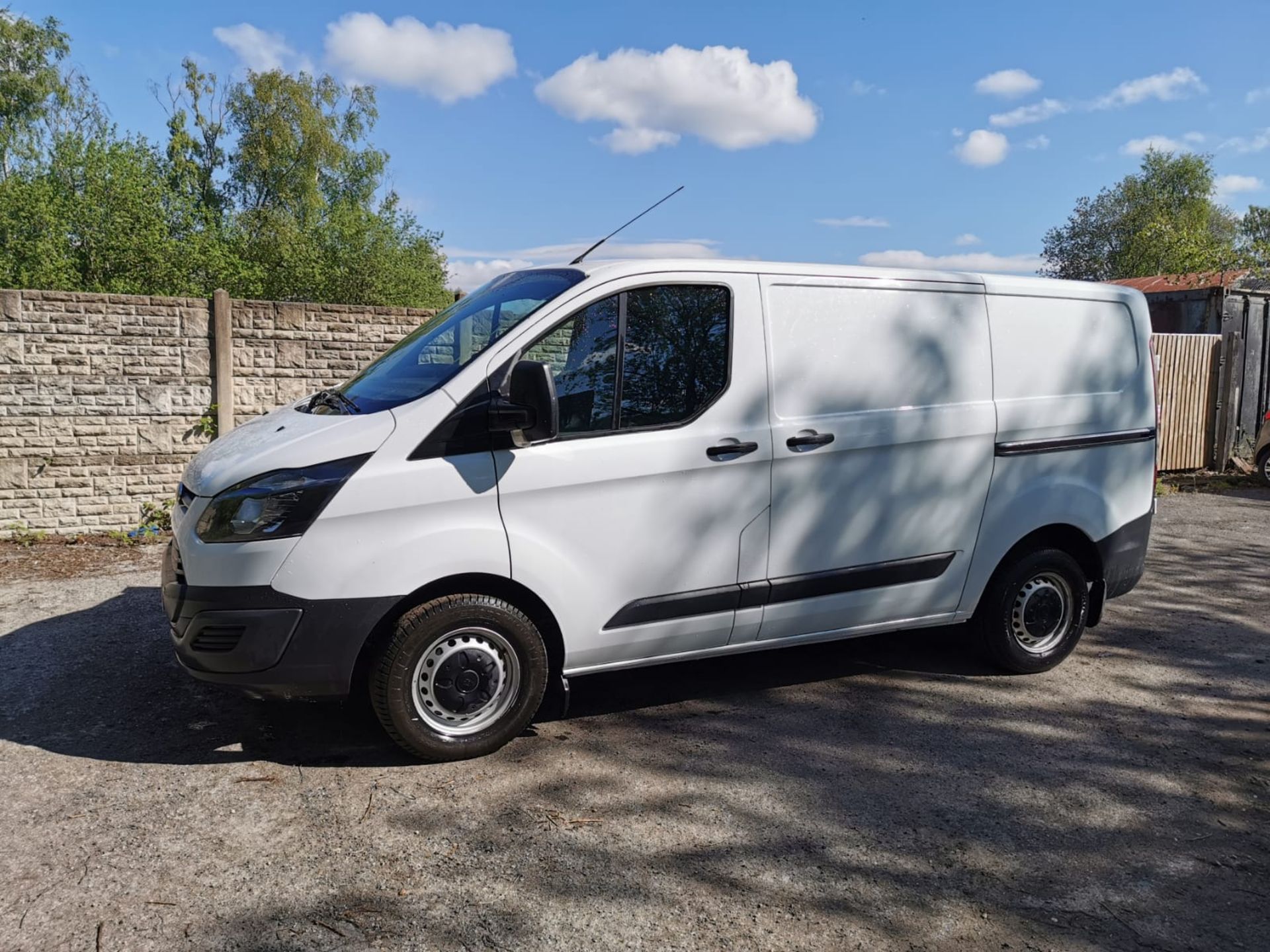 2015/65 REG FORD TRANSIT CUSTOM 270 ECO-TECH 2.2 DIESEL PANEL VAN, SHOWING 0 FORMER KEEPERS - Image 3 of 9