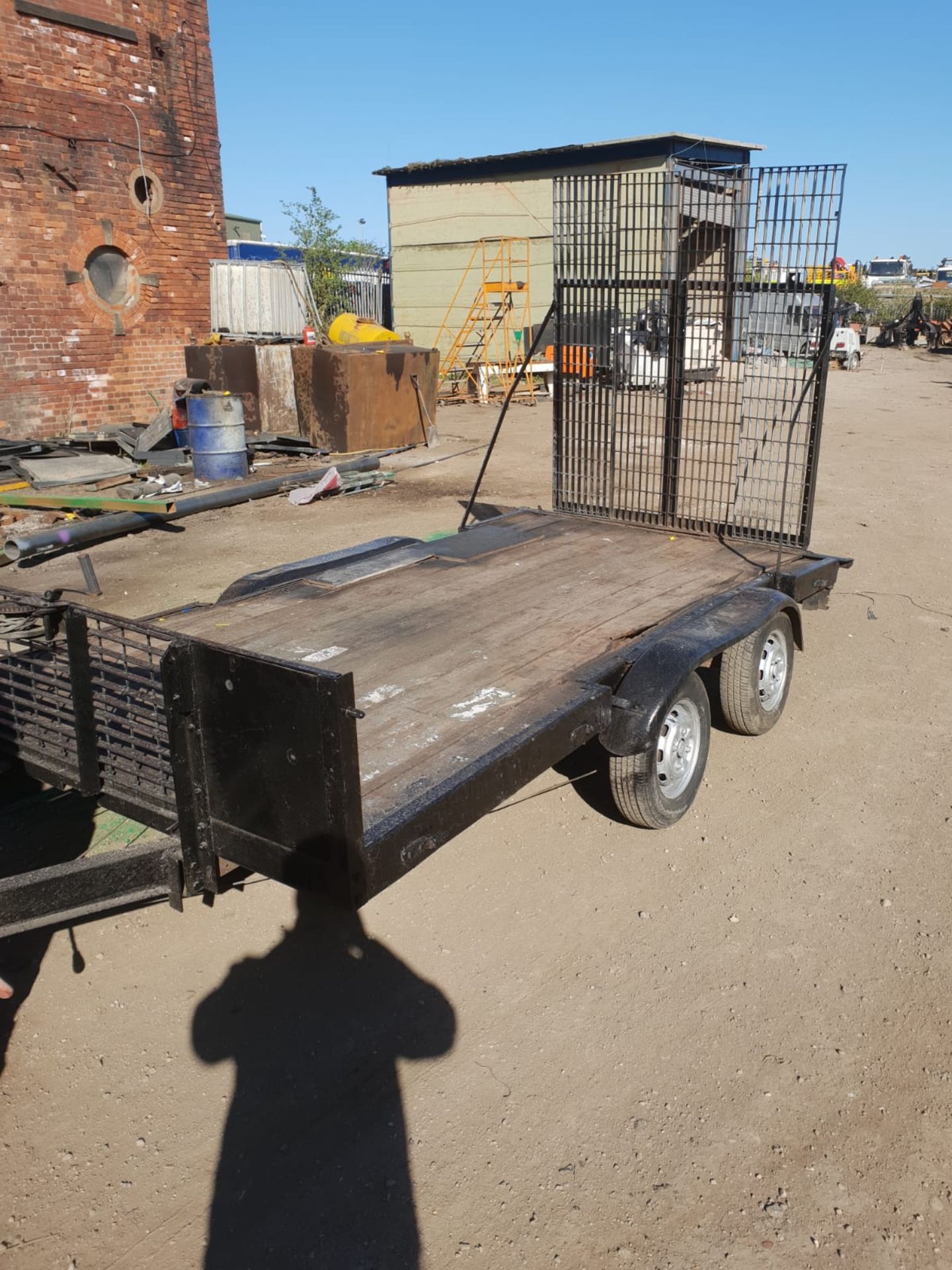 TWIN AXLE TRANSPORTER TRAILER, C/W WINCH & RAMPS, 6FT X 12FT, LIGHTS WORK *NO VAT* - Image 3 of 7