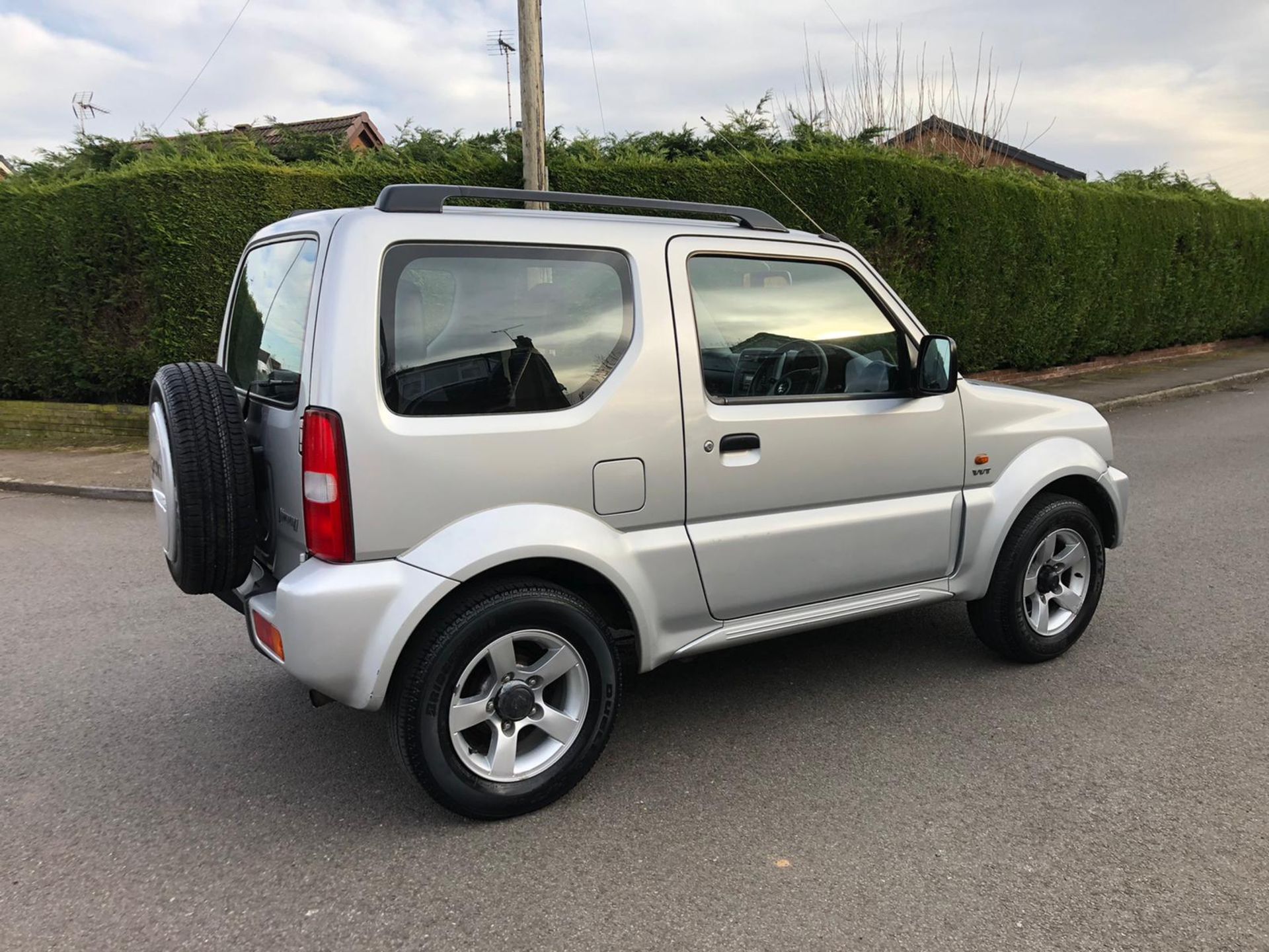 2005/05 REG SUZUKI JIMNY VVTS 1.3L PETROL SILVER, SHOWING 4 FORMER KEEPERS *NO VAT* - Image 7 of 9