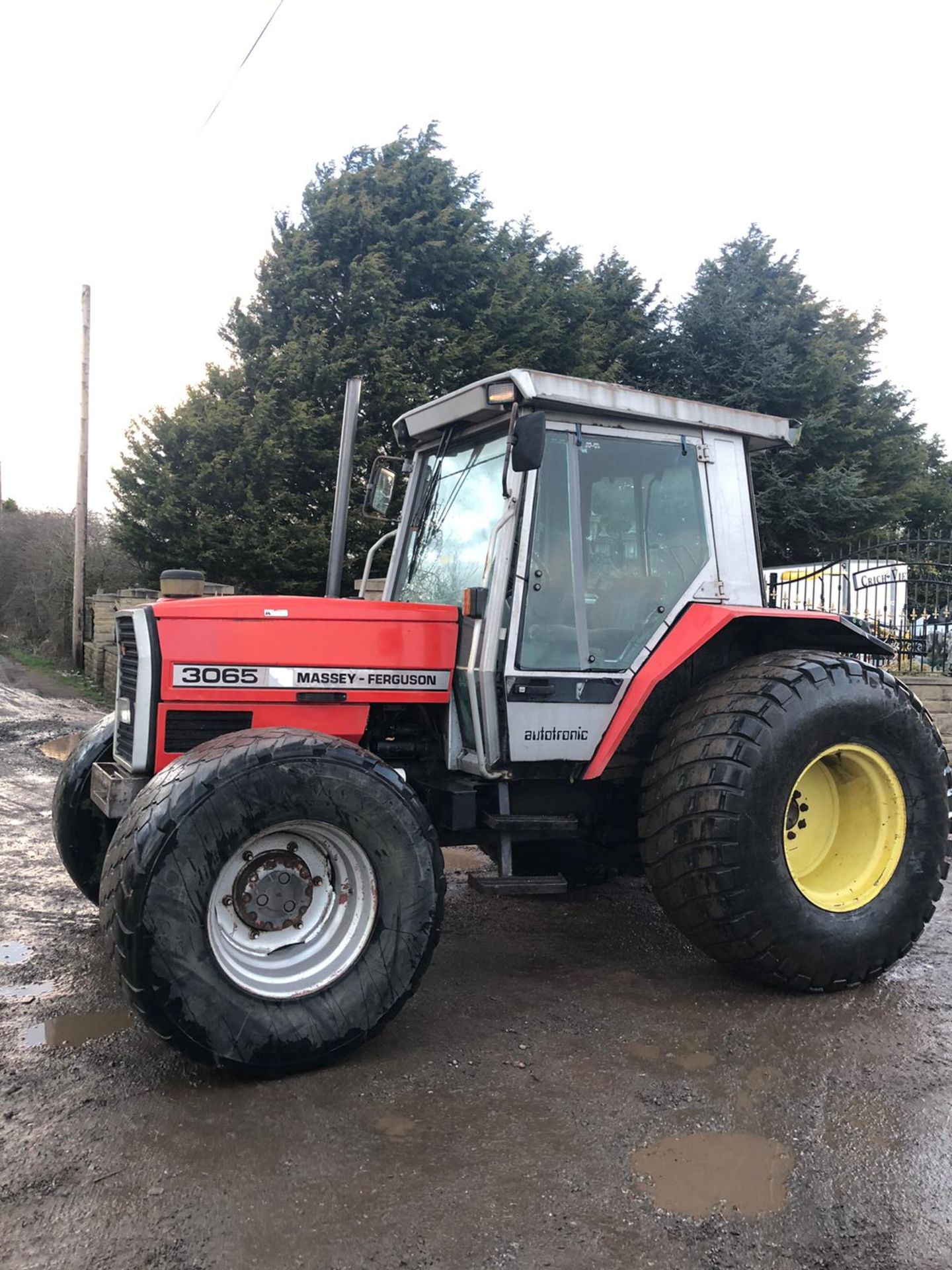 MASSEY FERGUSON 3065 TRACTOR, RUNS AND WORKS, 3 POINT LINKAGE, YEAR 1992, ROAD REGISTERED *PLUS VAT* - Image 3 of 8