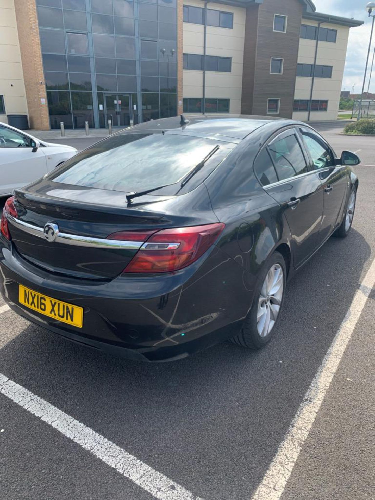 2016/16 REG VAUXHALL INSIGNIA SRI NAV CDTI S/S 1.6 DIESEL 5 DR HATCHBACK, SHOWING 2 FORMER KEEPERS - Image 8 of 12