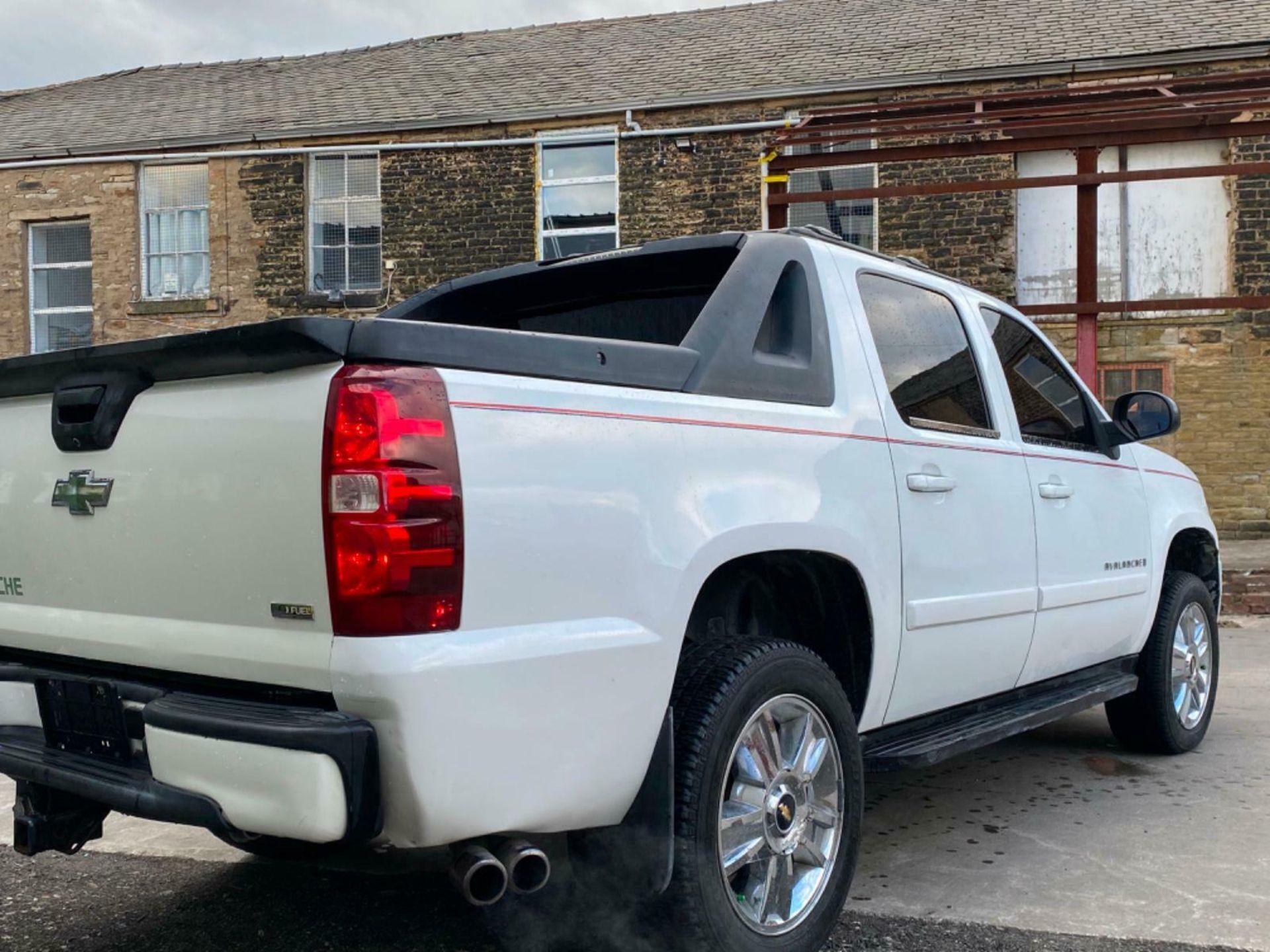 CHEVROLET AVALANCHE LTZ 4x4 OFFROADER LIKE TAHOE SILVERADO AMERICAN PICKUP LHD - Image 9 of 12