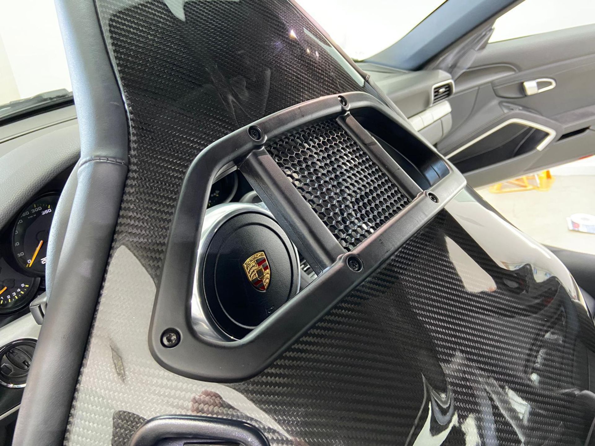 2014 PORSCHE GT3 RACE SPEC CARBON ROLE CAGE BUCKET SEATS ETC, FULL SERVICE HISTORY - Image 11 of 14