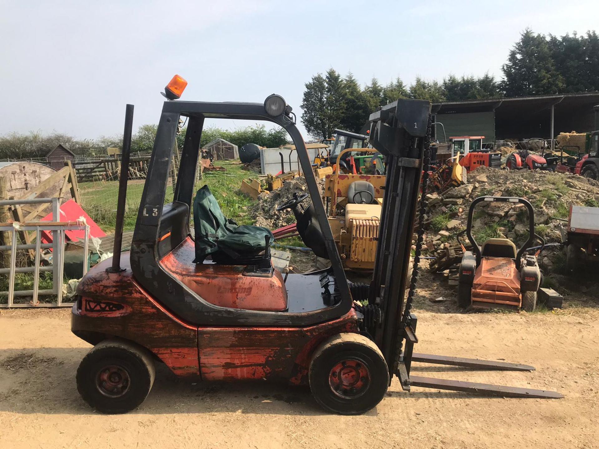 1994 LINDE LANSING FORKLIFT, RUNS, DRIVES AND LIFTS, 360 HOURS *PLUS VAT*