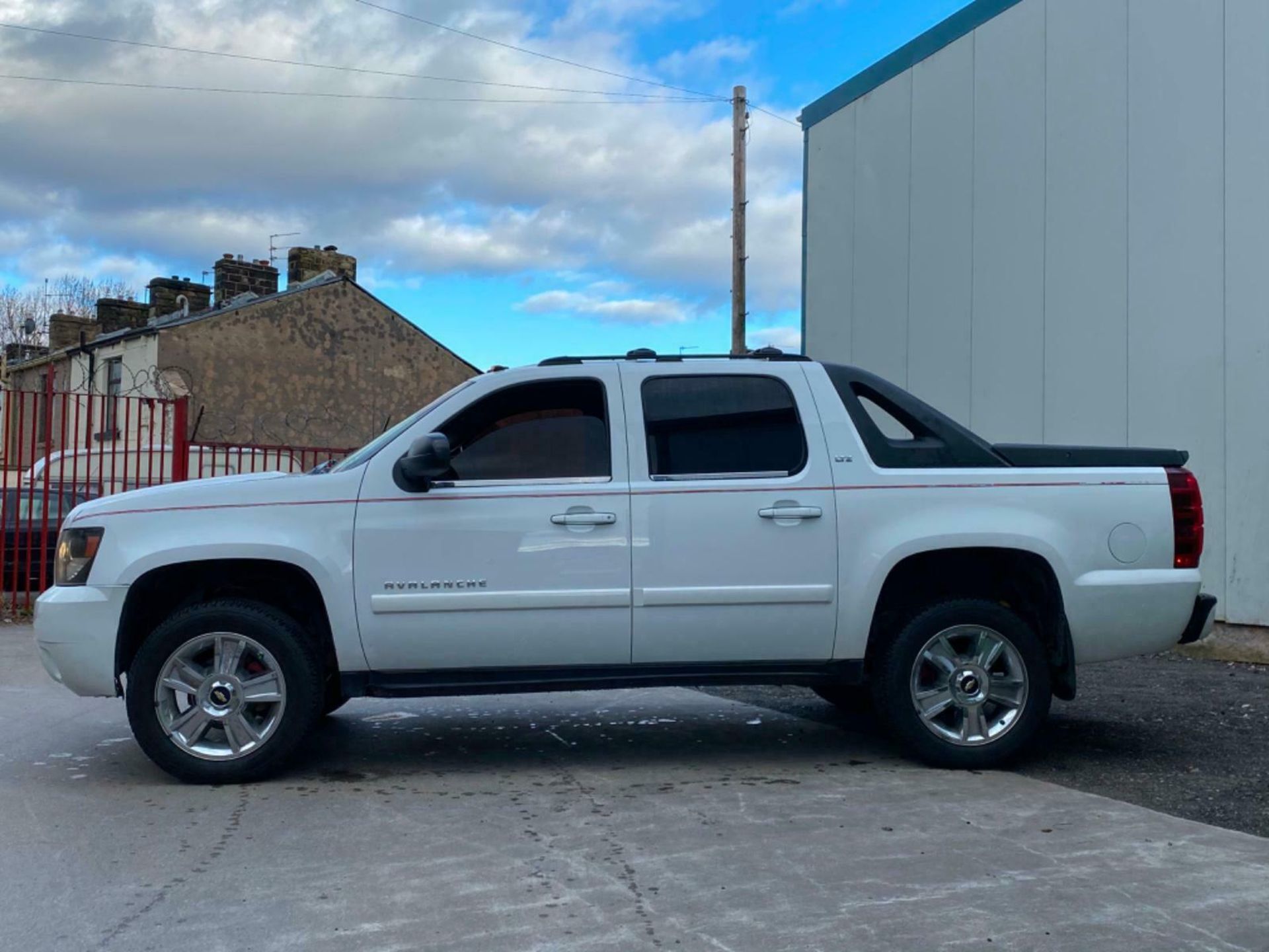 CHEVROLET AVALANCHE LTZ 4x4 OFFROADER LIKE TAHOE SILVERADO AMERICAN PICKUP LHD - Image 6 of 12