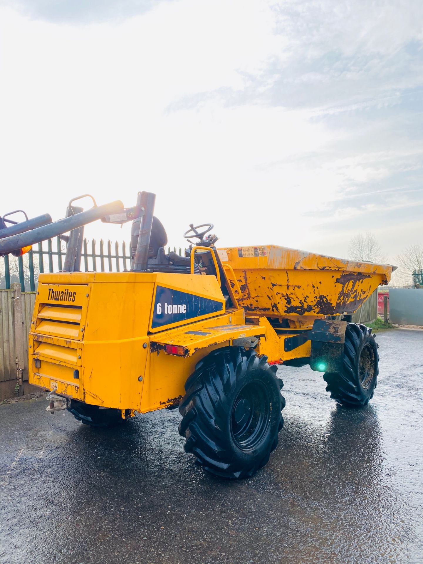 THWAITES MACH666 6 TONNE SWIVEL DUMPER, YEAR 2012, 1495 HOURS, GOOD TYRES, CE MARKED *PLUS VAT* - Image 4 of 11