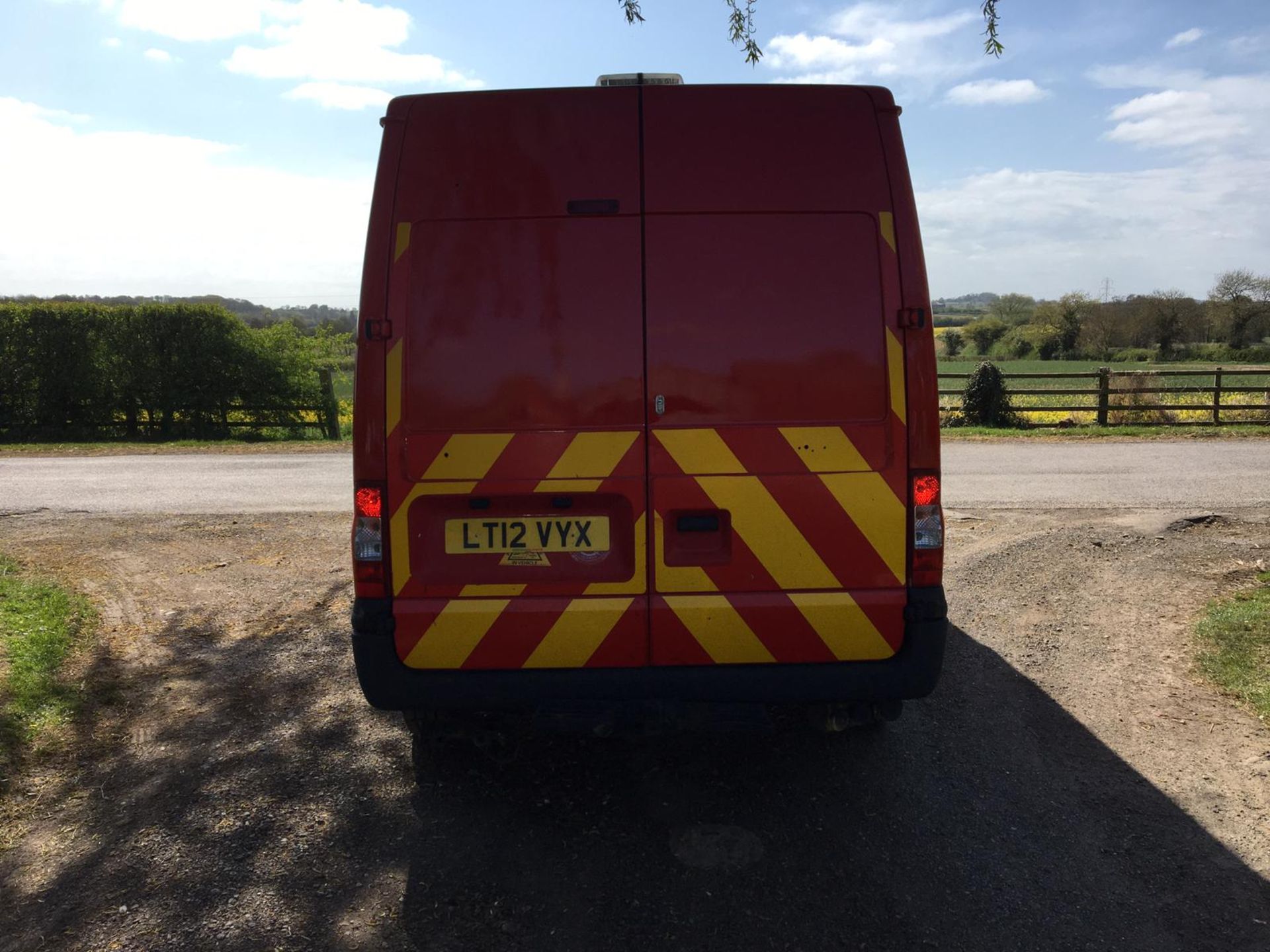 2012/12 REG FORD TRANSIT 100 T350 RWD 2.2 COMPRESSOR & ELECTRIC, SHOWING 0 FORMER KEEPERS *PLUS VAT* - Image 6 of 17