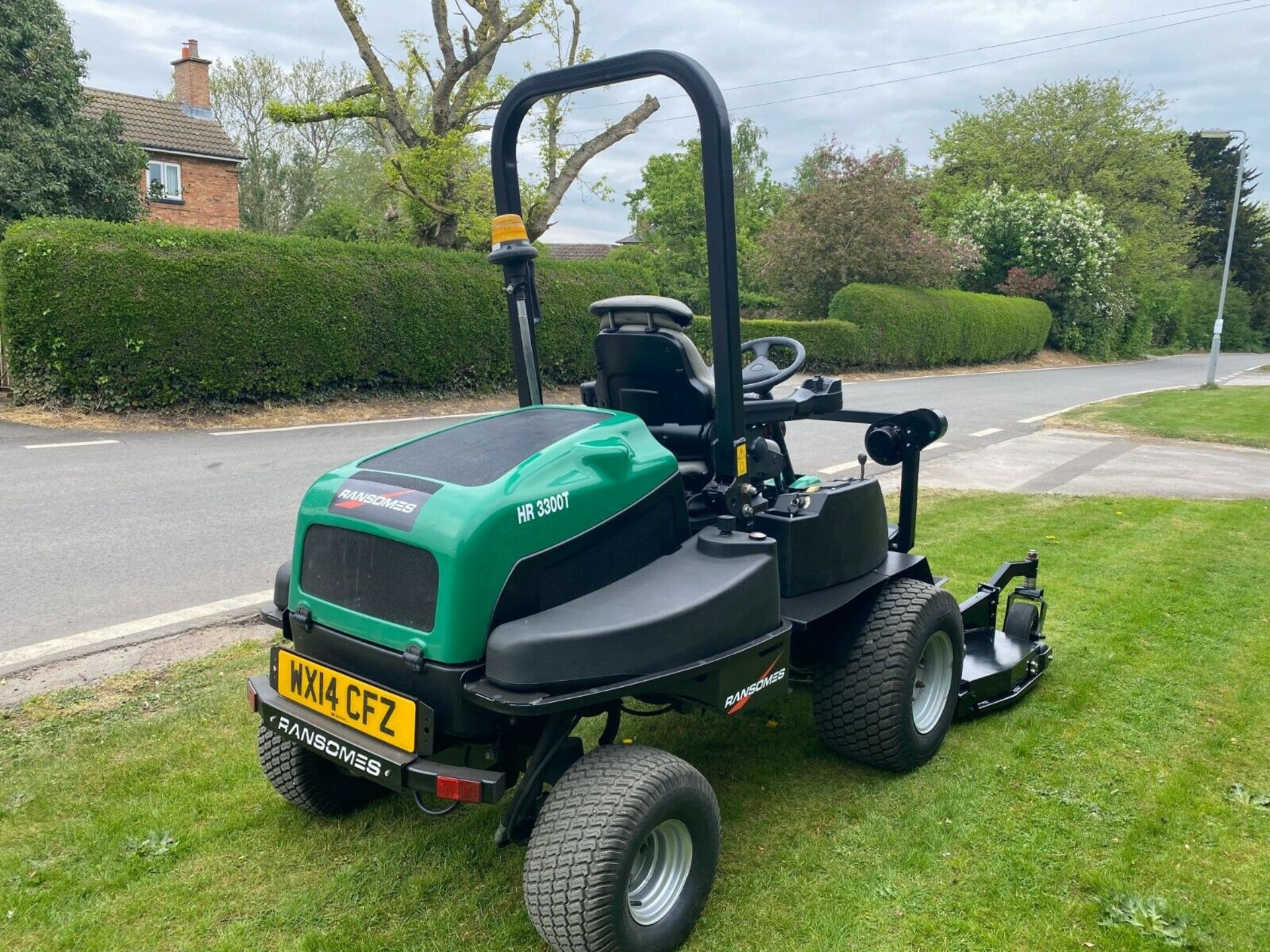 RANSOMES HR3300T UPFRONT ROTARY, 60" CUT, 4x4, DIESEL, YEAR 2014, RIDE ON MOWER *PLUS VAT* - Image 7 of 10