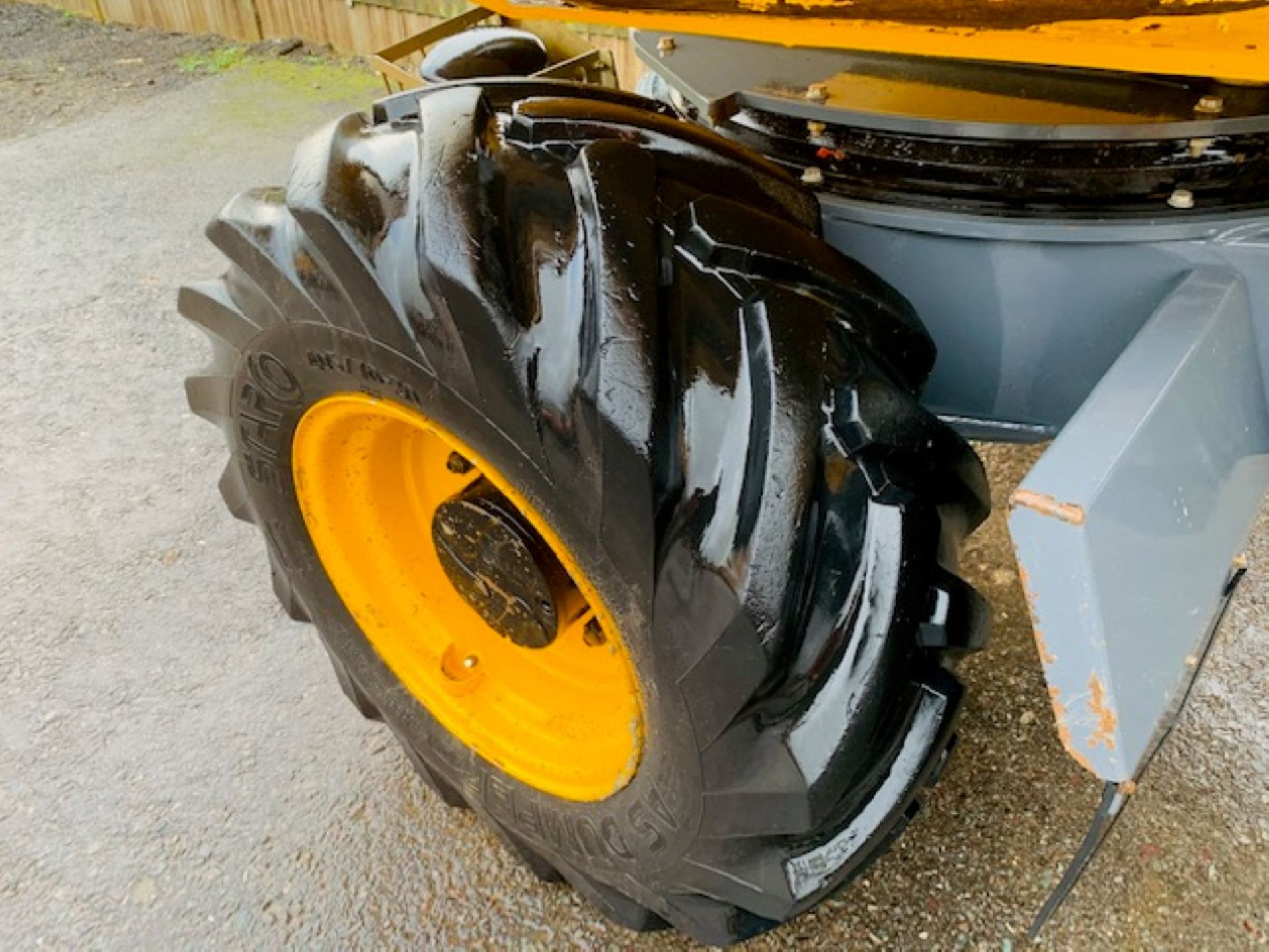 TEREX TA6 S SWIVEL DUMPER, YEAR 2017, 680 HOURS, GOOD TYRES, ORANGE AND GREEN BEACONS, CE MARKED - Image 8 of 12