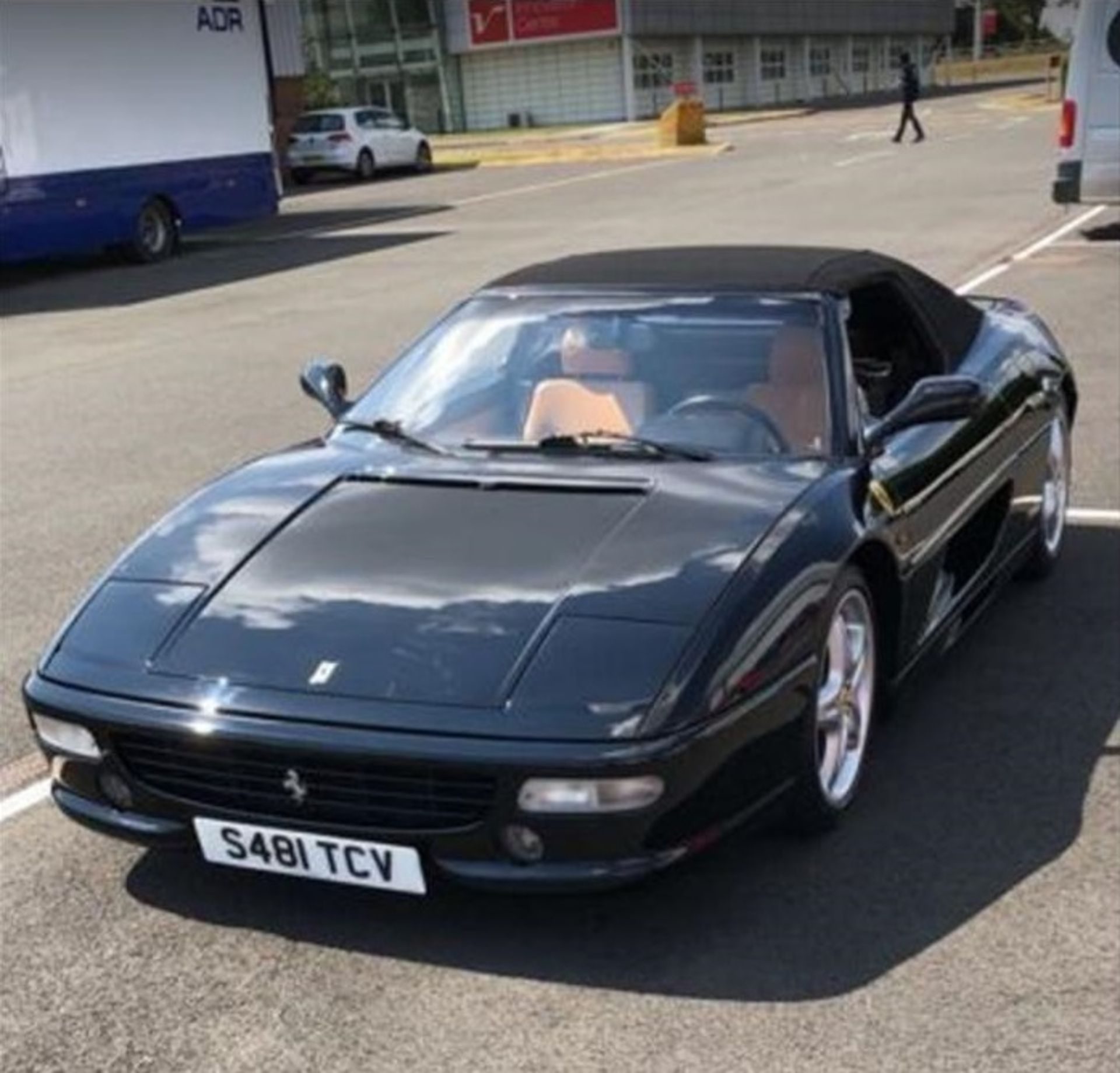 IMMACULATE 1999 FERRARI 355 F1 SPIDER WITH GENUINE LOW MILEAGE & FULL COMPREHENSIVE SERVICE HISTORY - Image 3 of 10