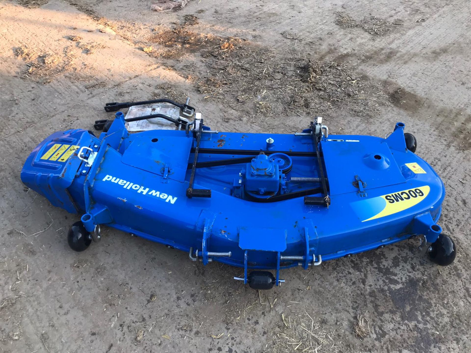 BRAND NEW UNUSED NEW HOLLAND 60CMS 3 CUTTING BLADES 60 INCH *NO VAT*