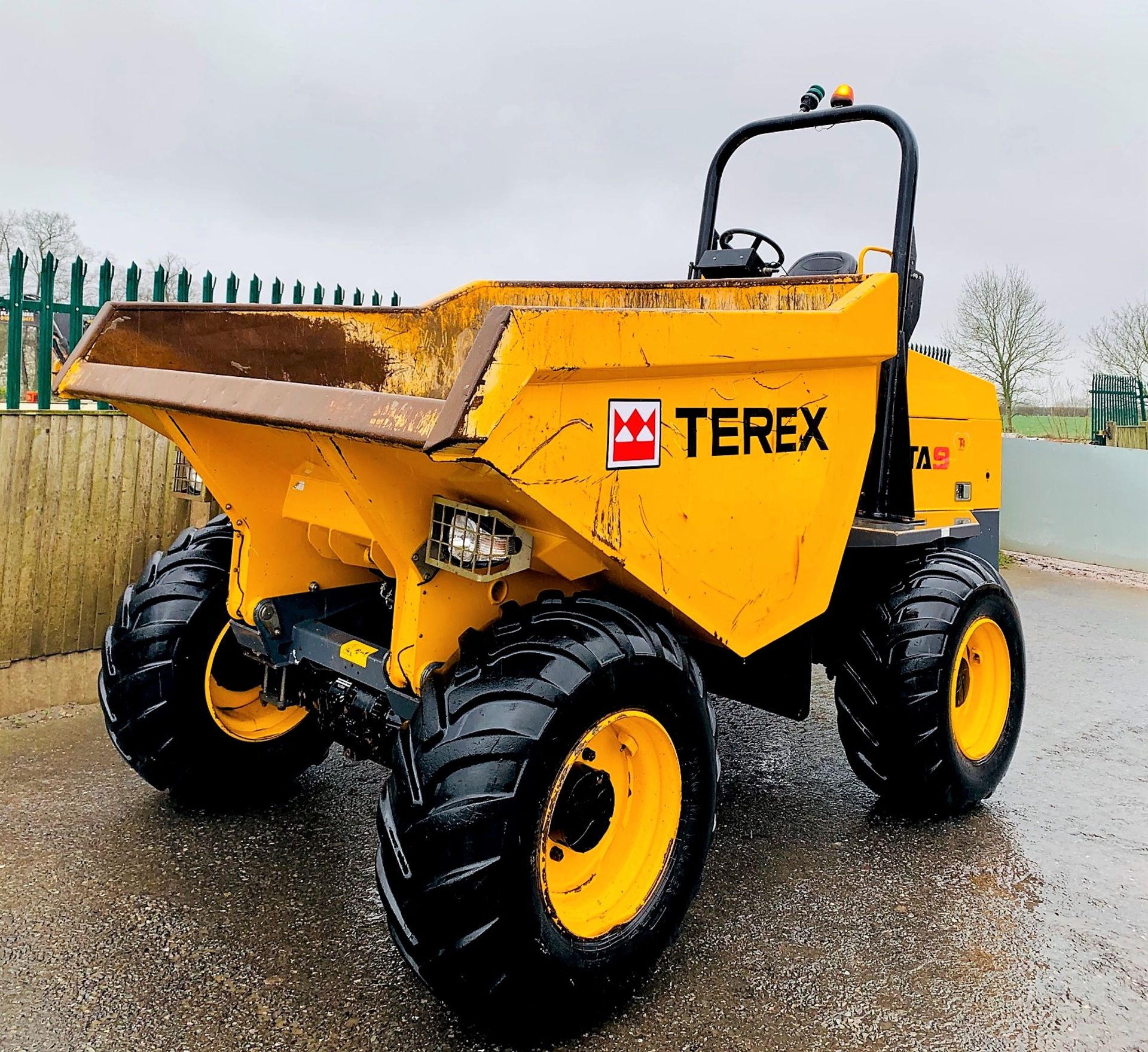 TEREX TA9 9 TONNE DUMPER, YEAR 2017, 824 HOURS, GOOD TYRES, ROAD LIGHTS, ORANGE & GREEN BEACONS - Image 3 of 13