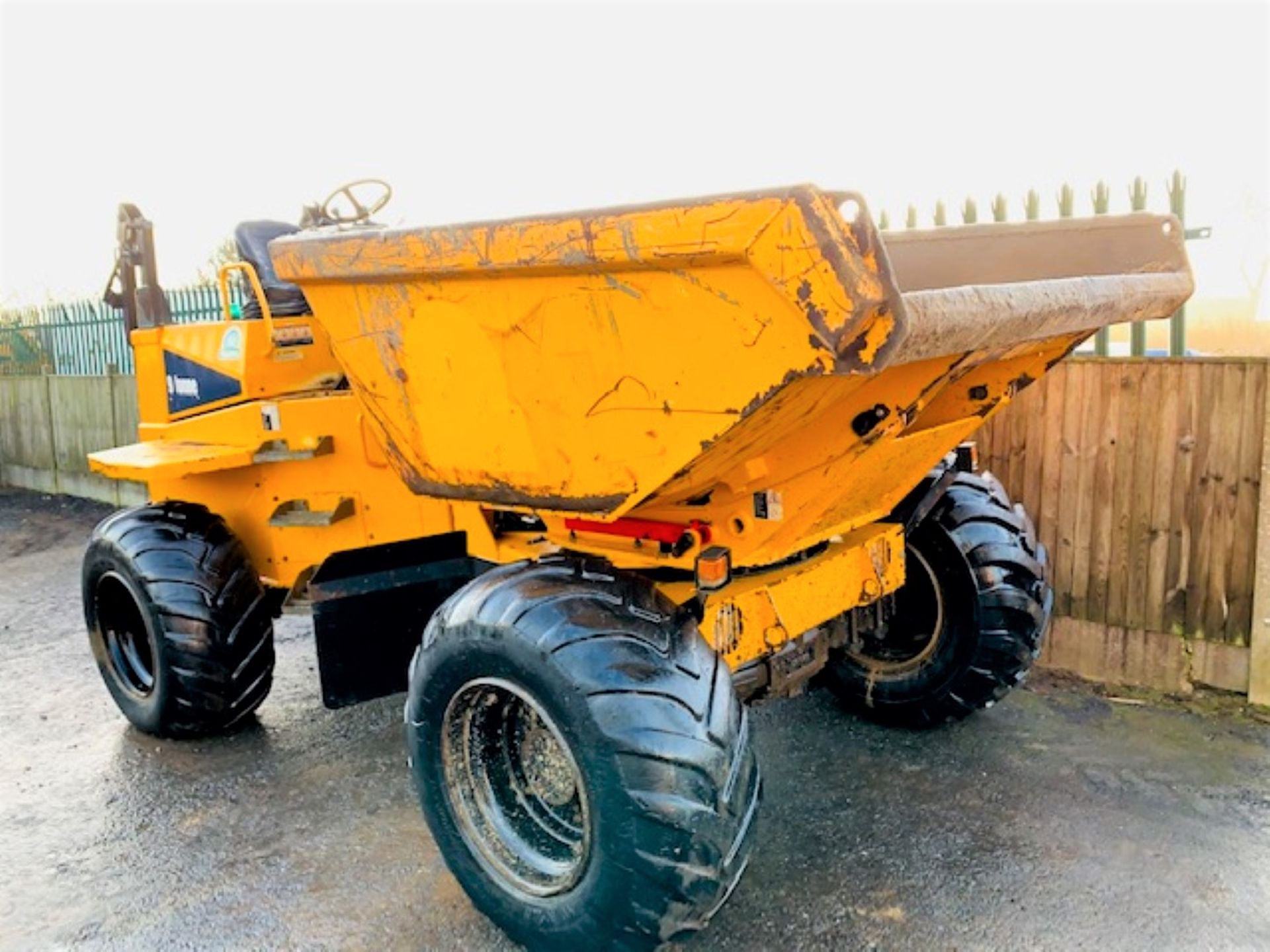 THWAITES 9 TONNE SWIVEL TIP MACH 698 DUMPER, YEAR 2015, 1716 HOURS, GOOD TYRES, CE MARKED *PLUS VAT* - Image 5 of 12