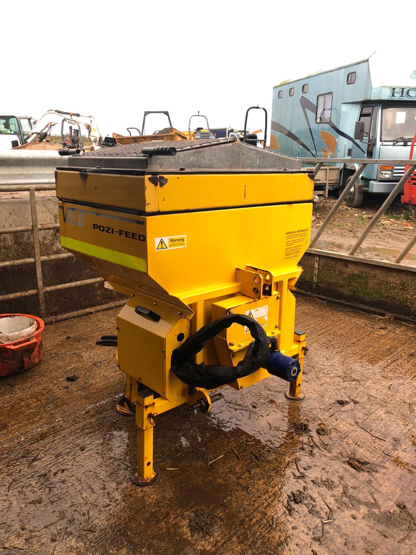 2014 VALE POZI-FEED MS350 SALT SPREADER, 3 POINT LINKAGE, IN WORKING CONDITION, 250KG *PLUS VAT* - Image 4 of 5