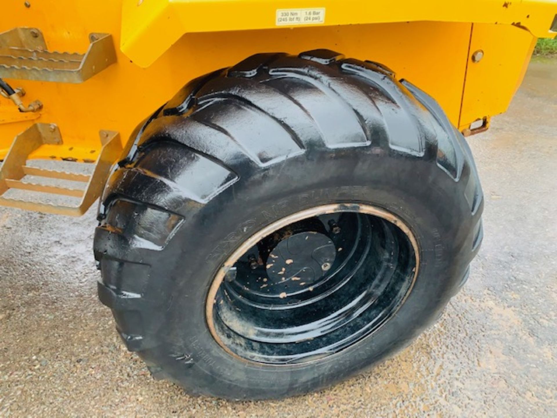 THWAITES MACH 690 9 TON STRAIGHT TIP DUMPER, YEAR 2015, 924 HOURS, ORANGE & GREEN BEACON, CE MARKED - Image 7 of 11