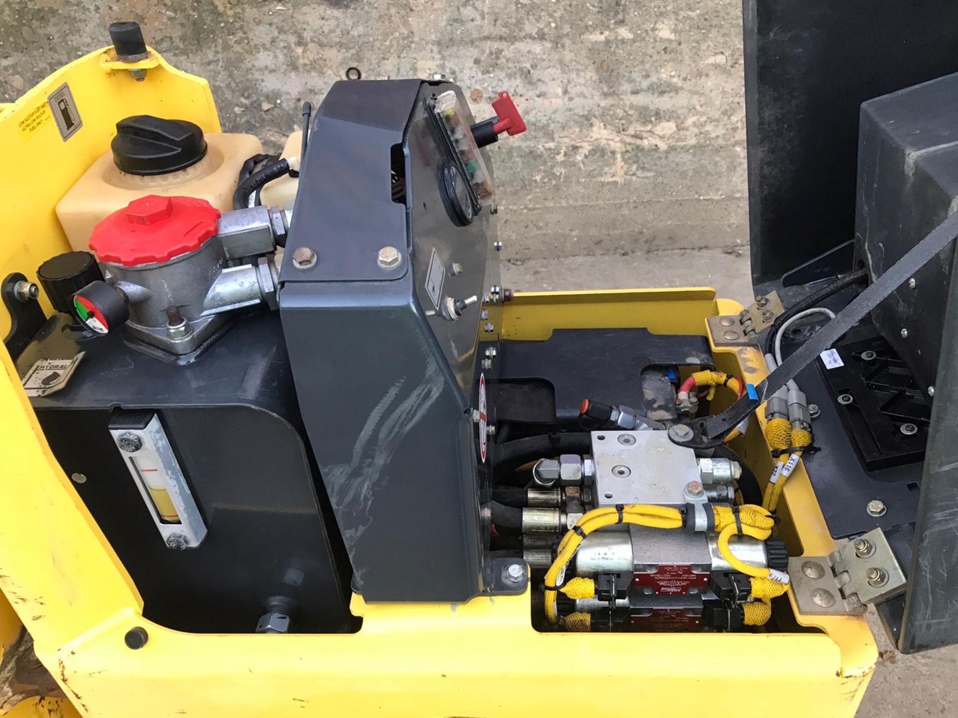 BOMAG TRENCH ROLLER, MODEL BMP8 500, C/W REMOTE CONTROL, KUBOTA DIESEL ENGINE, YEAR 2014 *PLUS VAT* - Image 9 of 13