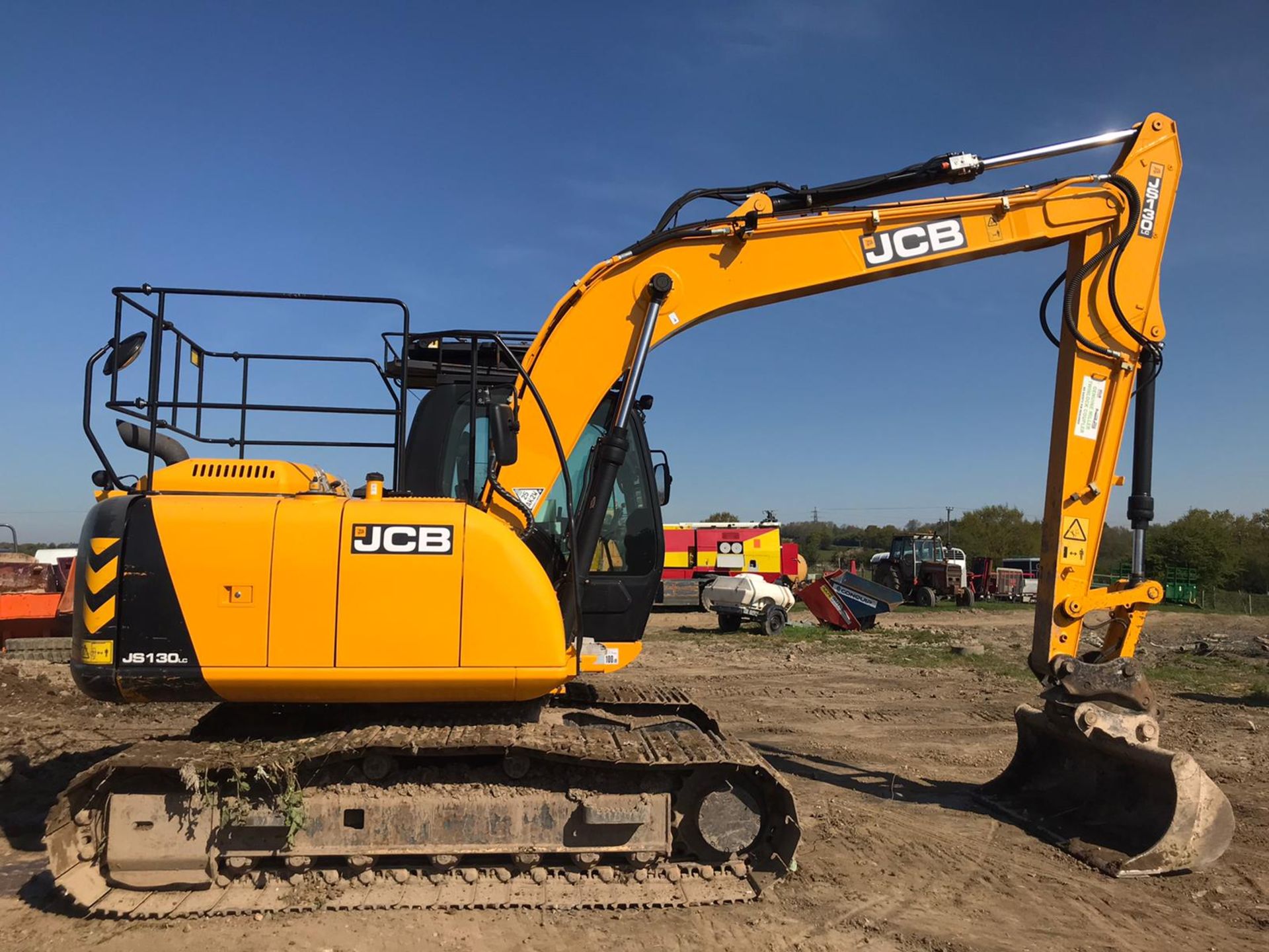2014 JCB JS130LC TRACKED CRAWLER DIGGER / EXCAVATOR, SHOWING 5470 HOURS, RUNS, DRIVES & DIGS - Image 3 of 6