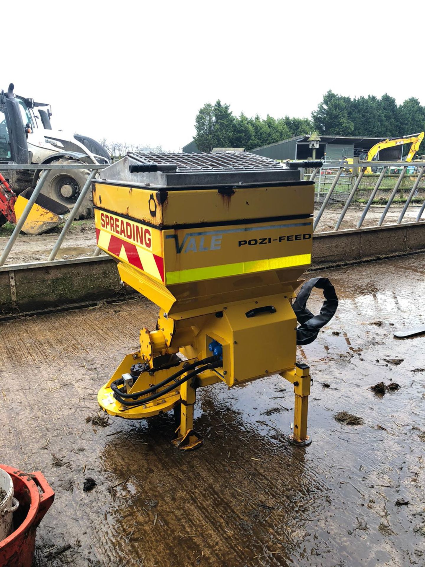 2014 VALE POZI-FEED MS350 SALT SPREADER, 3 POINT LINKAGE, IN WORKING CONDITION, 250KG *PLUS VAT* - Image 2 of 5