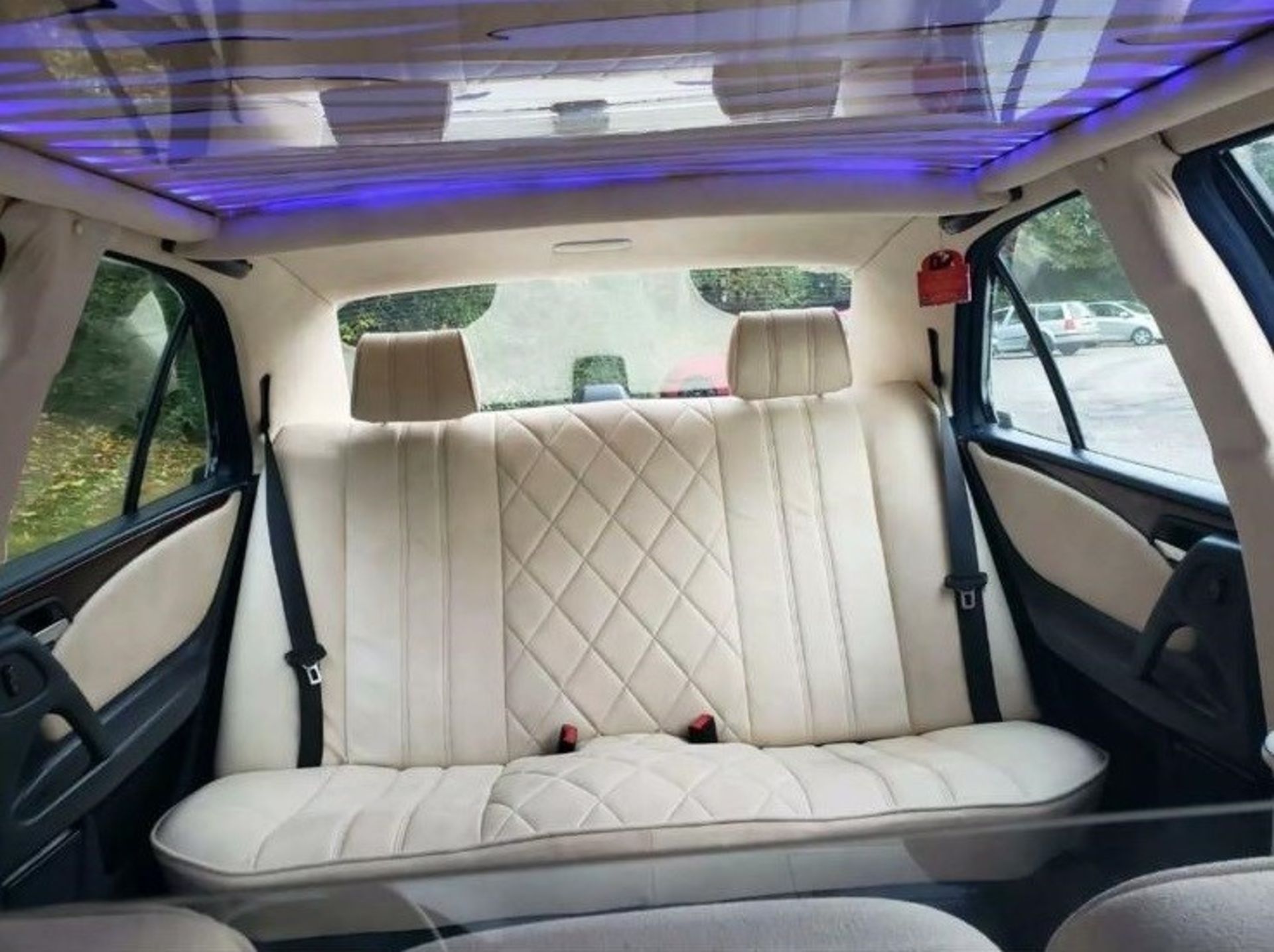 1996 E300D 6 DOOR LIMOUSINE CONVERTED TO 2010 FACE LIFT CAR WHITE MERCEDES 6 DOOR LIMO - Image 5 of 5