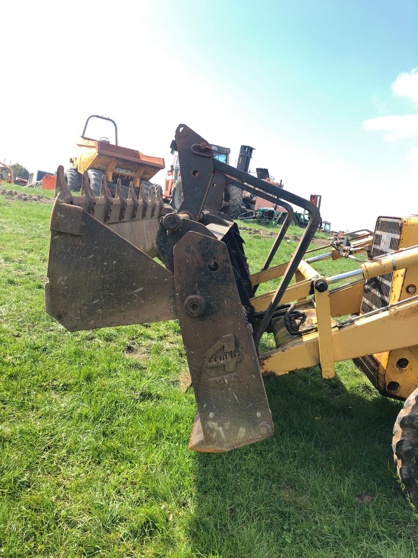 FORD 655 WHEELED DIGGER FRONT LOADER BACKHOE, RUNS, DRIVES AND WORKS *PLUS VAT* - Image 3 of 7